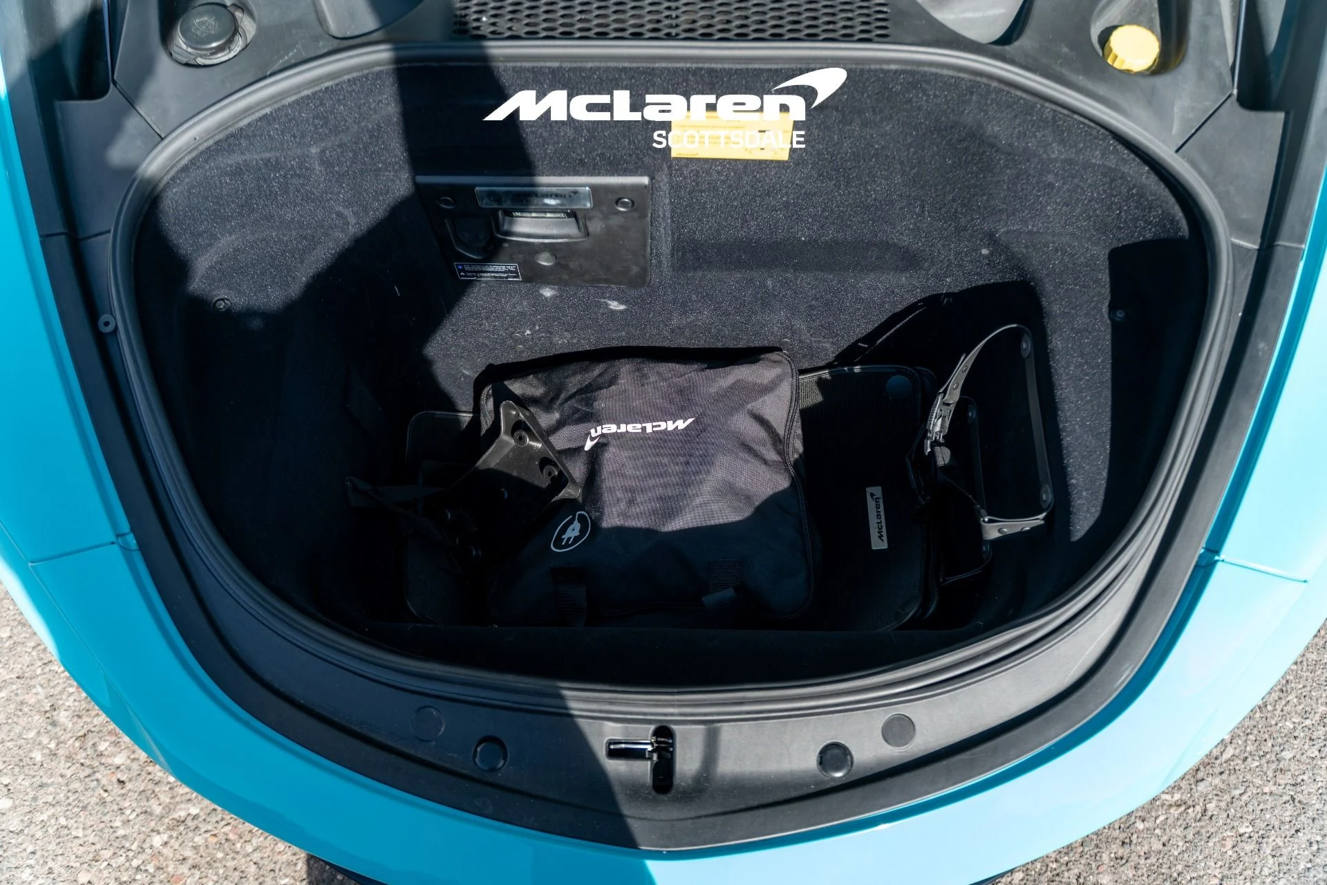 mph028_3300180811_Used_2024_MCLAREN_ARTURA_1769657486_f52a04c740