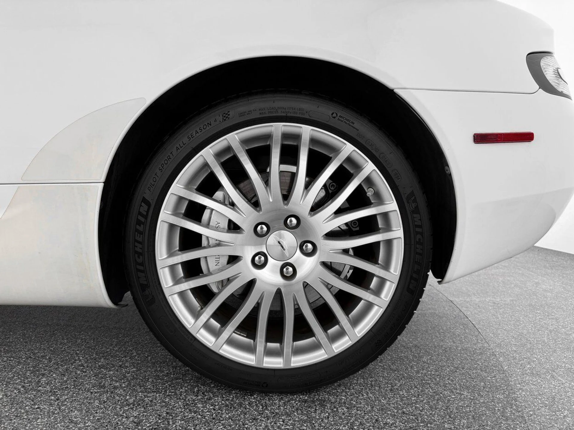 mph028_331129792_2ba028befc6a15e05c29538fea059135_b00a389201