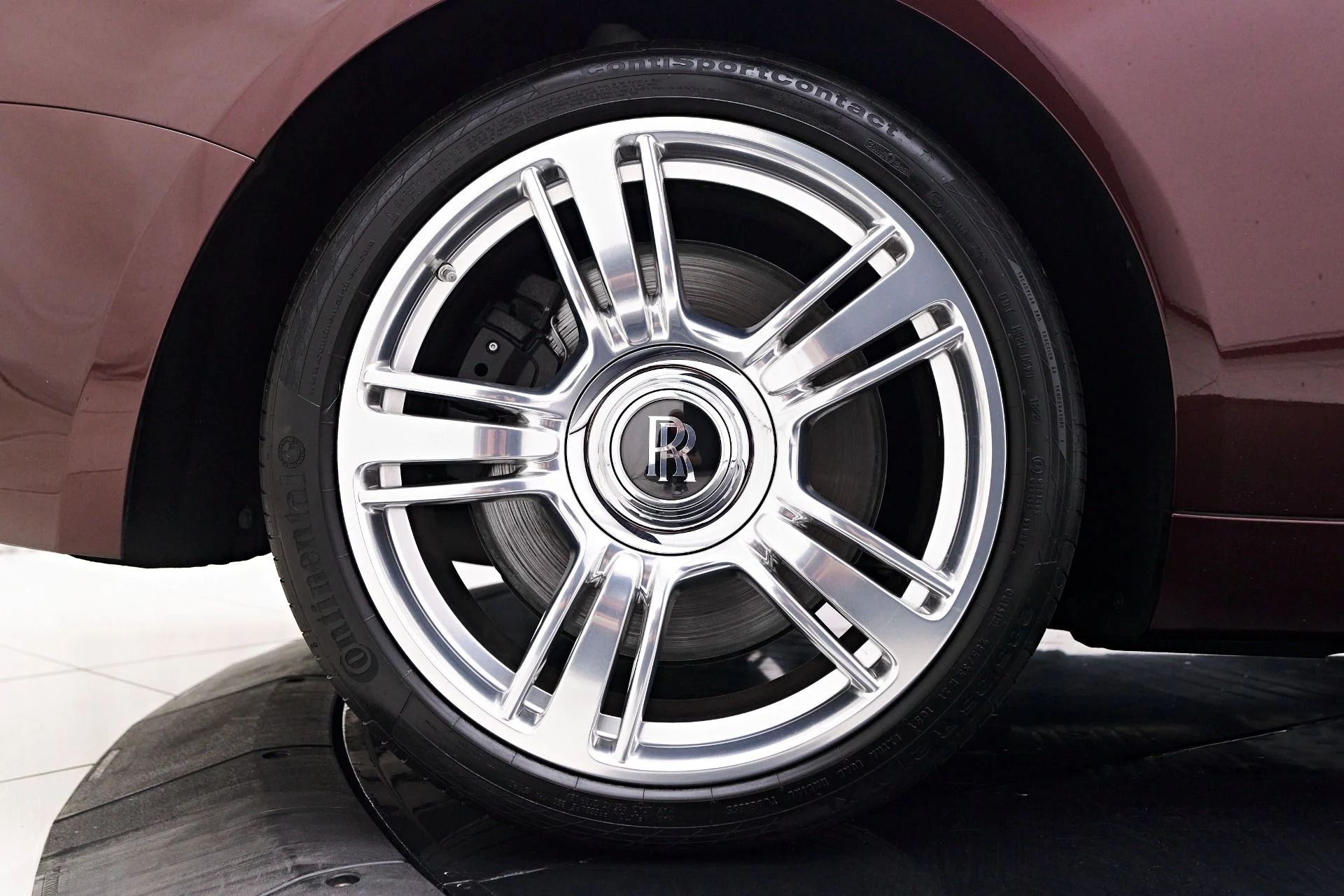 mph028_3316519935_Used_2015_Rolls_Royce_Wraith_Base_1757113599_5e01882cdd