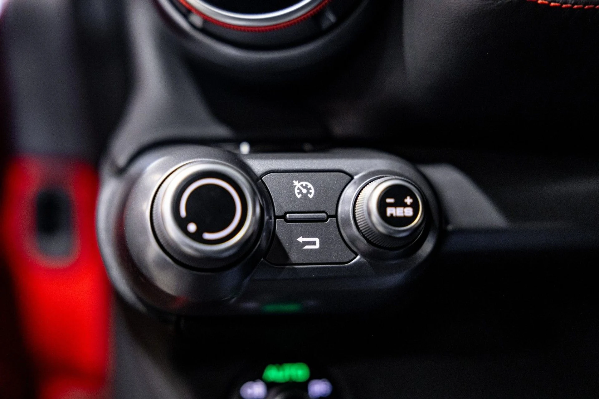 mph028_3317890891_y_Q_ef3922d3b7