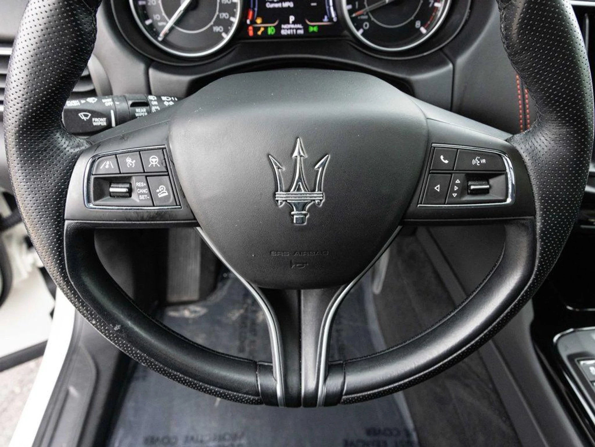 mph028_3320185454_490082366_697e1d88241a57c3178fffc8_47d4f9d106