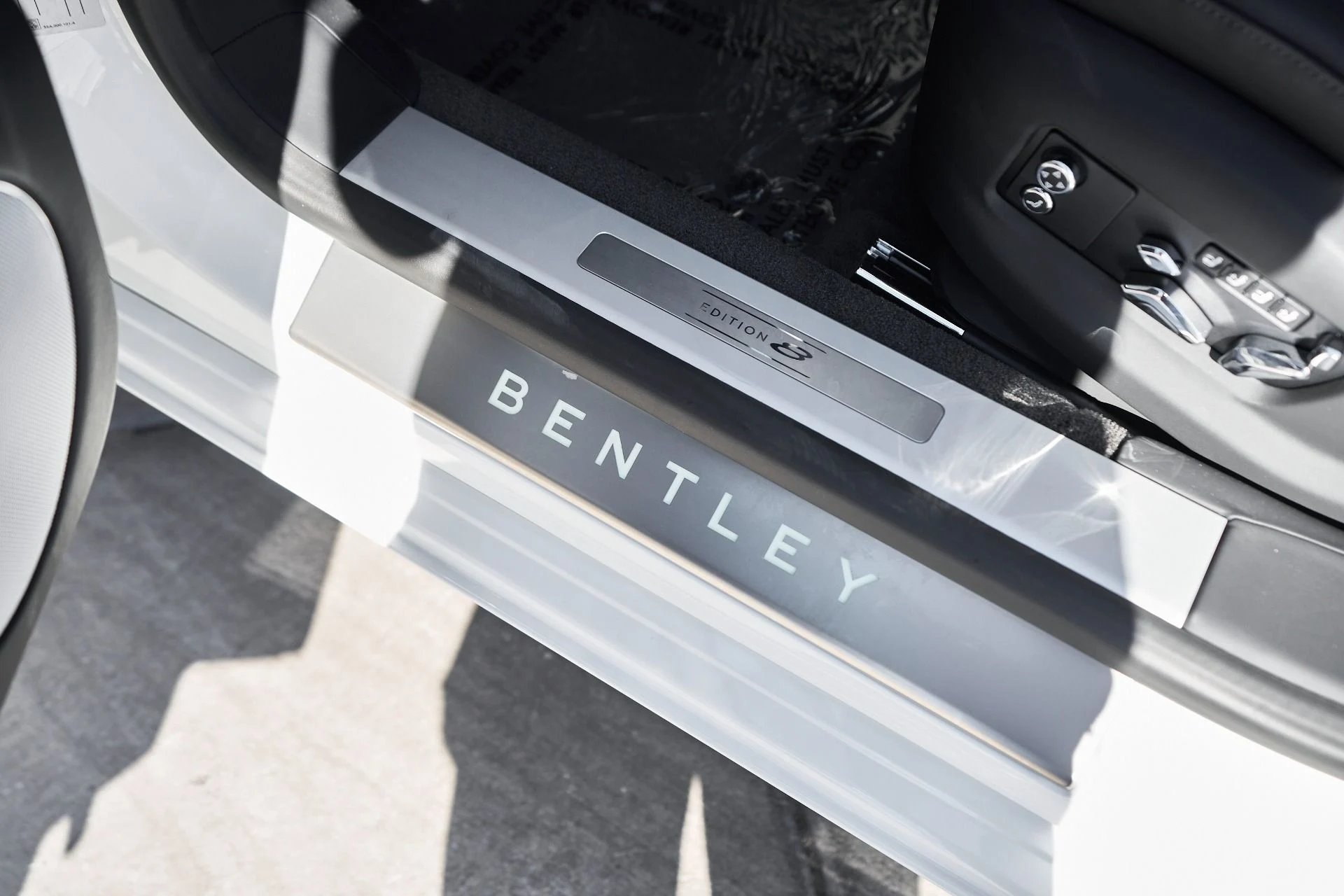 mph028_3324802693_Used_2024_Bentley_Flying_Spur_S_1761779912_8496c83c4d