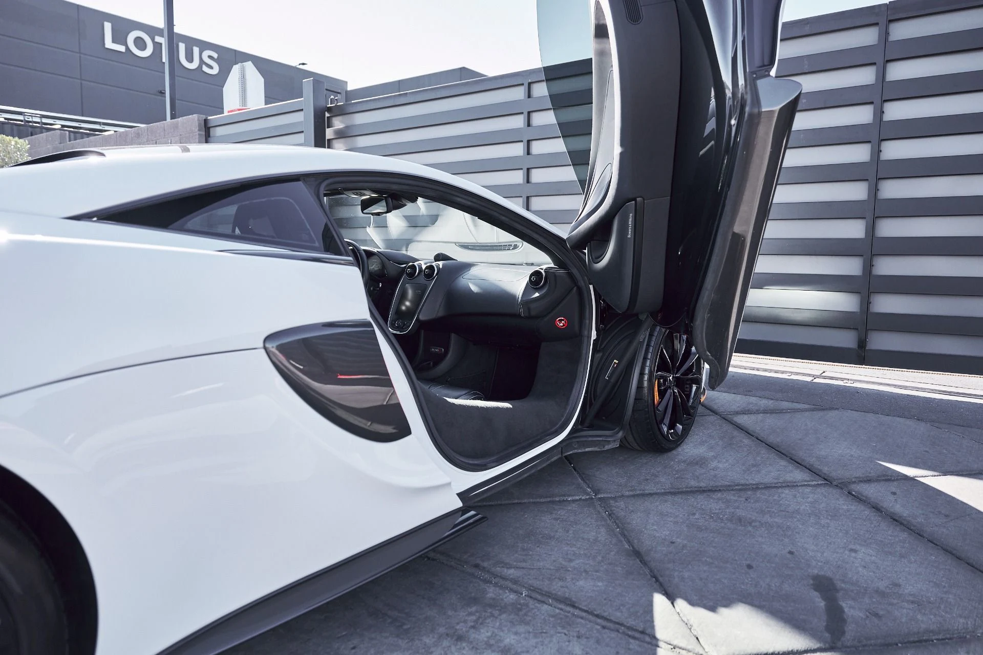 mph028_3326971618_Used_2020_Mc_Laren_570_S_1768499782_98fd3e477d