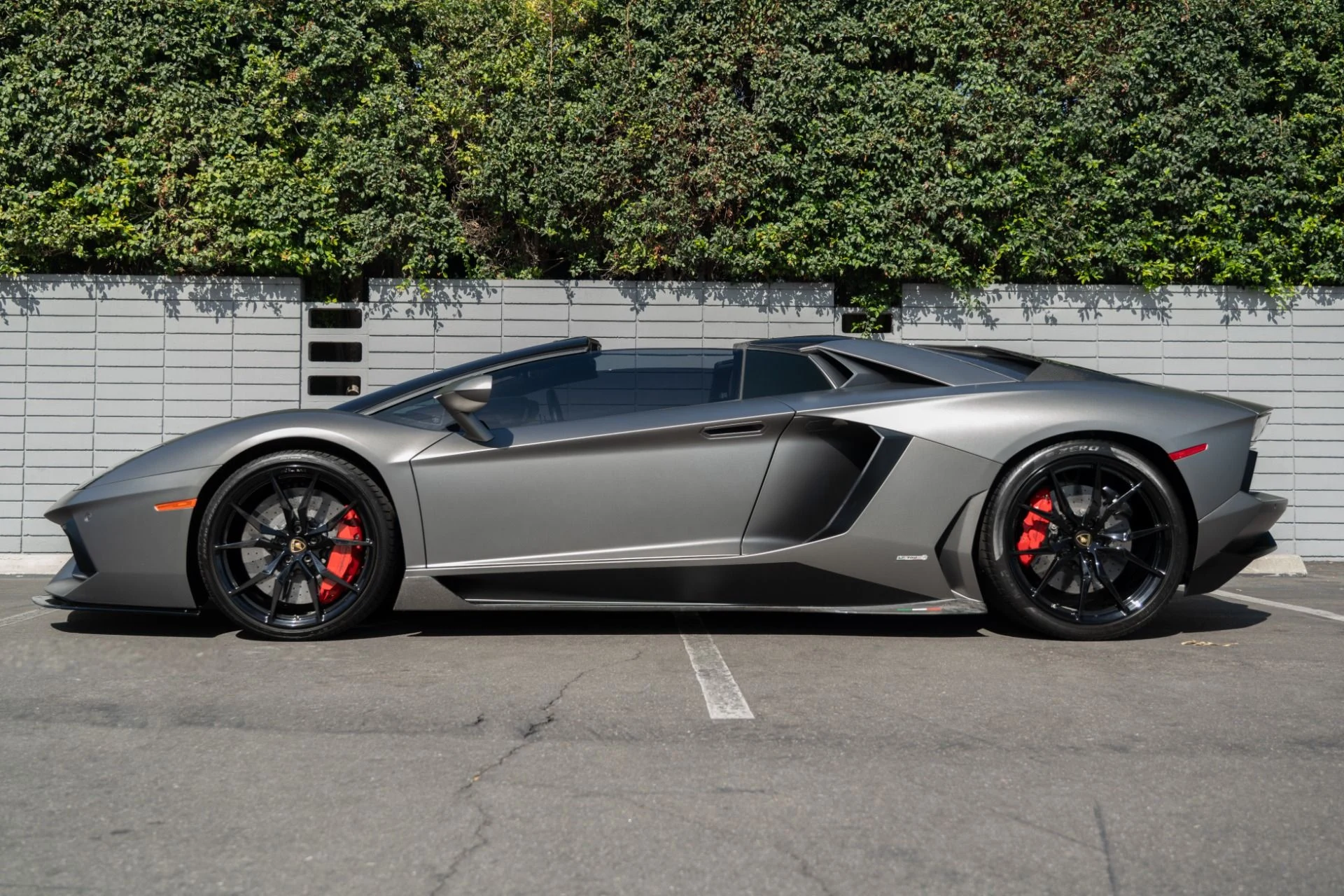 mph028_3329308715_Used_2015_Lamborghini_Aventador_LP_700_4_1765325757_e69effccbb