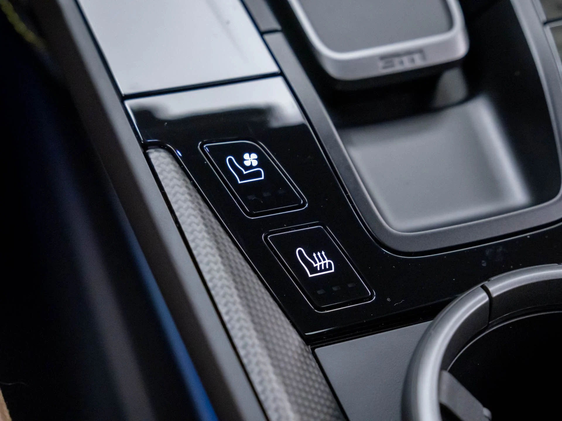 mph028_3331690420_8f686712405e21082bd64e941f8a94a7x_cc1e2bb928