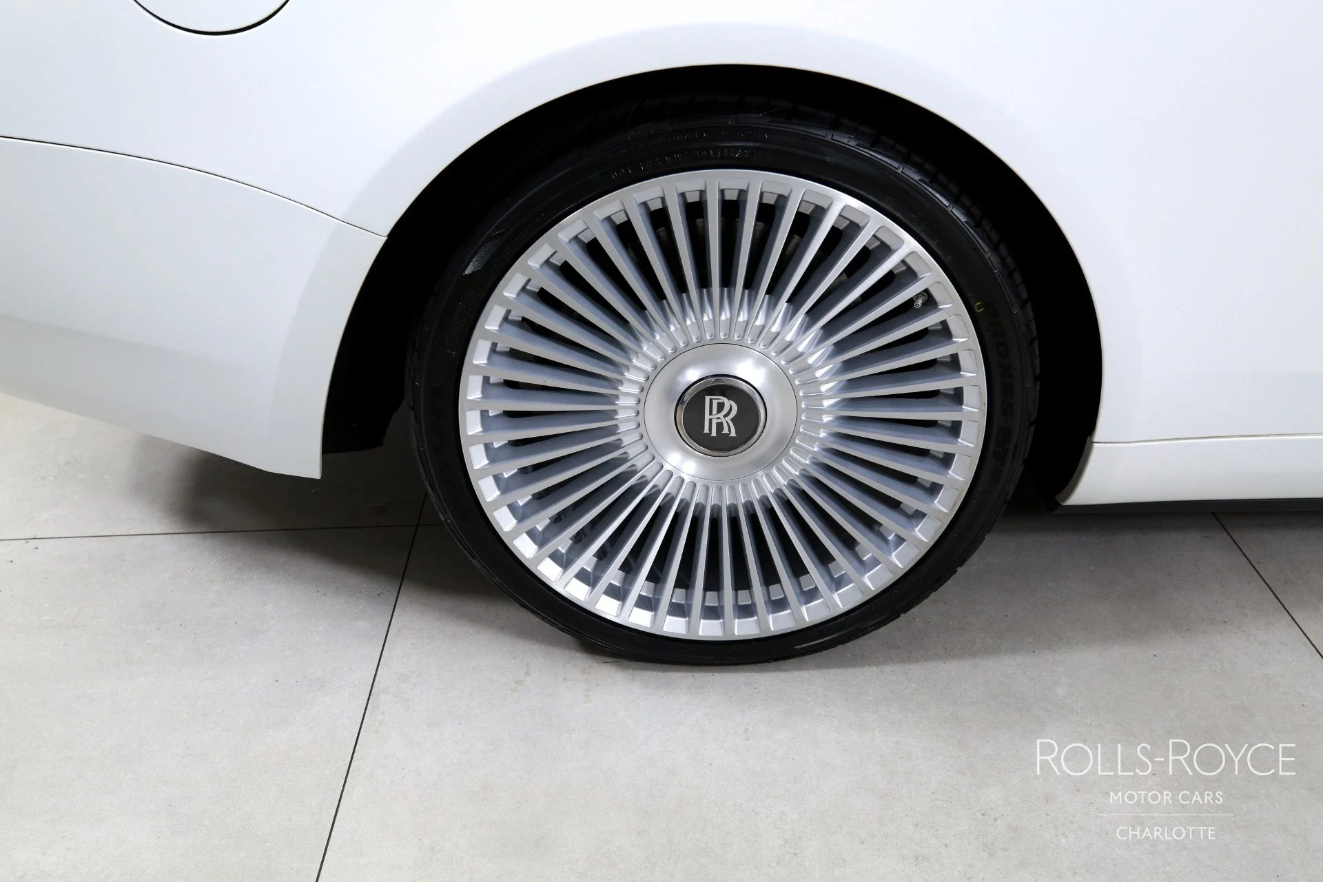 mph028_3334281117_Used_2018_Rolls_Royce_Dawn_1750953532_96b60b3728