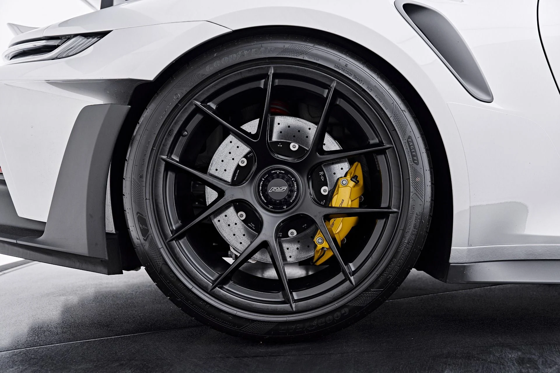 mph028_3334533847_Used_2024_Porsche_911_GT_3_RS_1789624415_46a00177c2