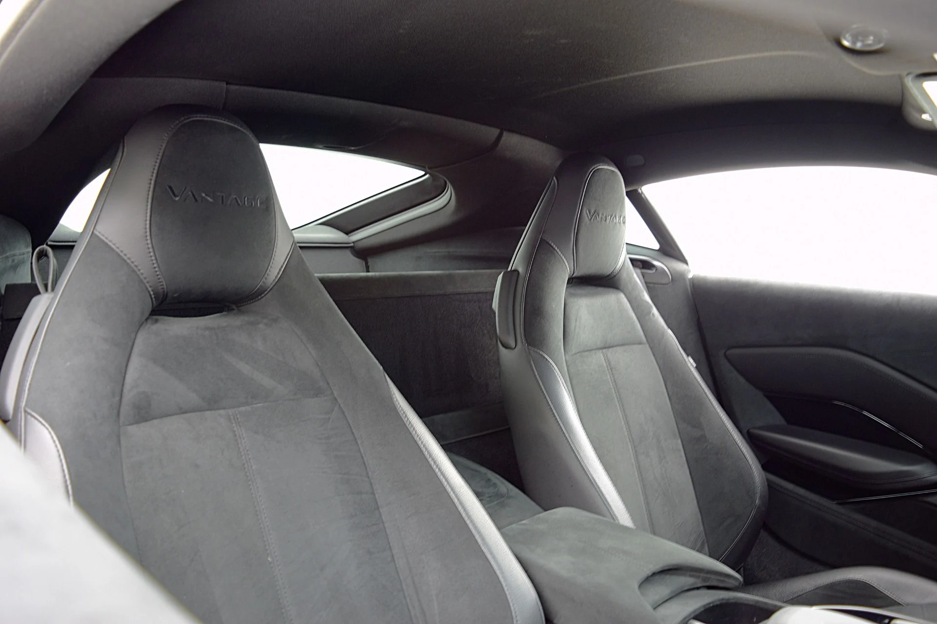mph028_3338440692_Used_2019_Aston_Martin_Vantage_Coupe_e98596a23c