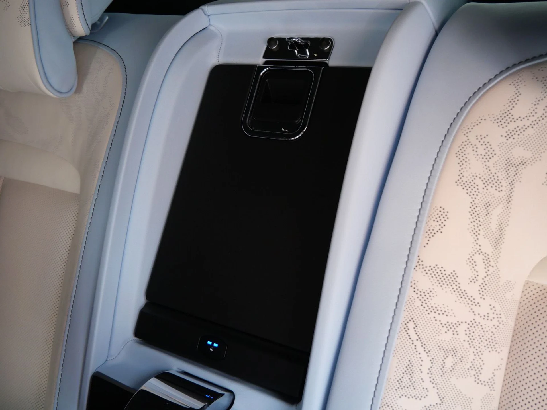 mph028_3339314511_76c3ac6bc5cf89ec3e3beb3c586f9f0bx_6ee49f4578