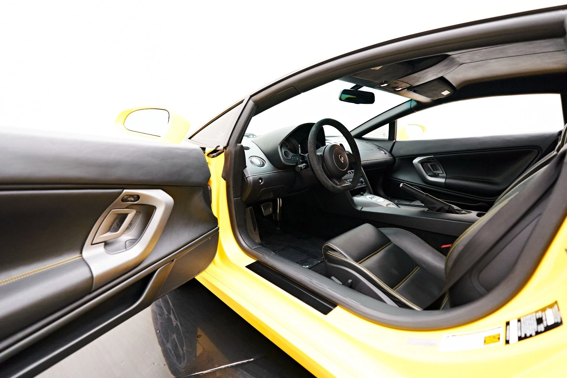 mph028_3341980803_Used_2005_Lamborghini_Gallardo_1703127301_949a90a305