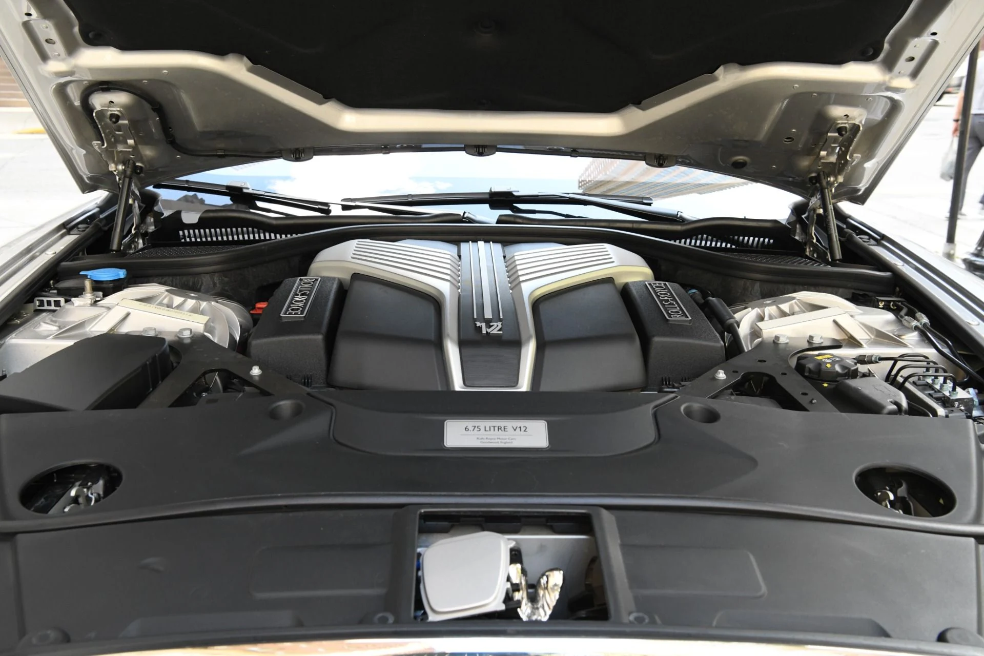 mph028_3343323187_9517_p30_l_957aee3f75