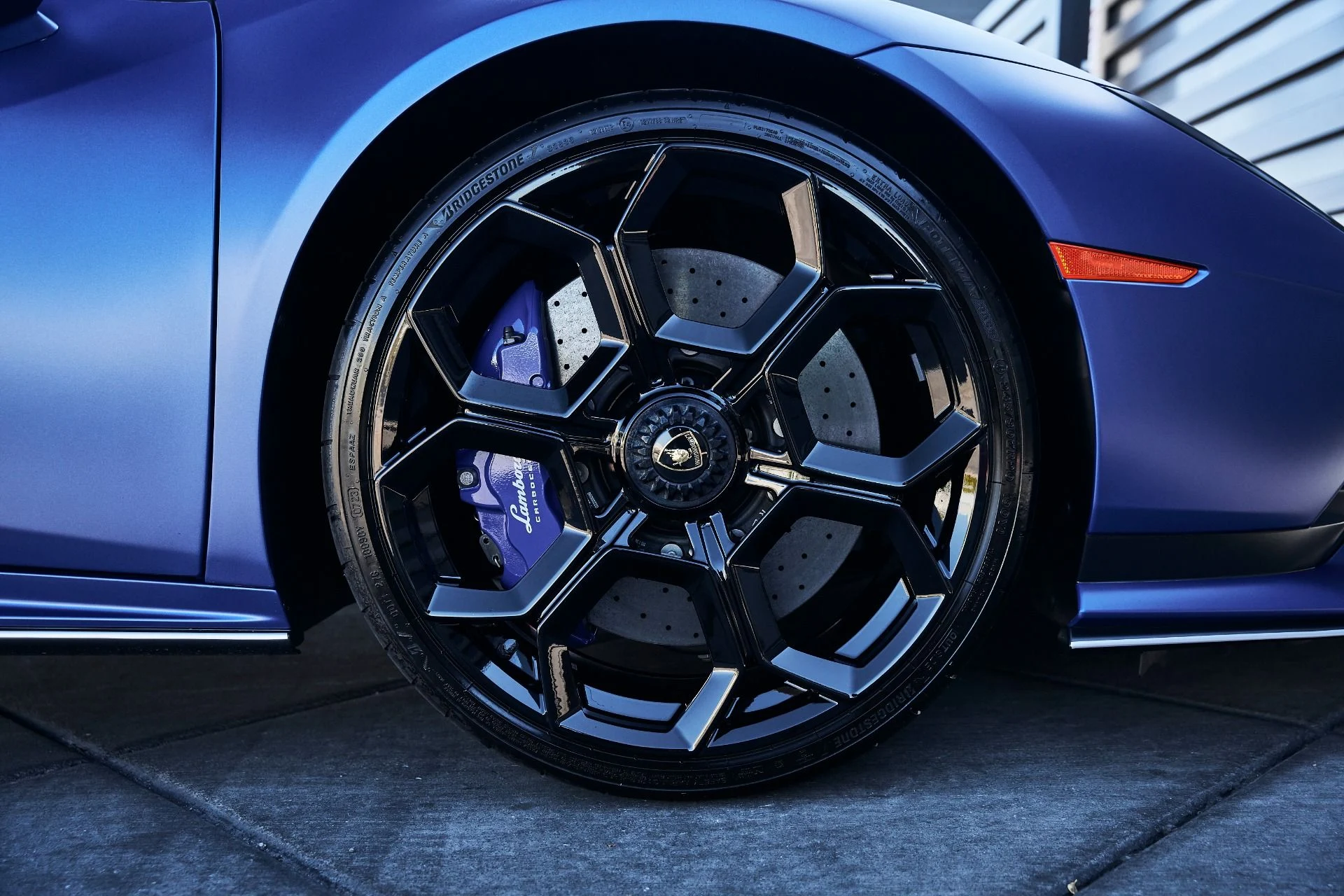 mph028_3356721766_Used_2023_Lamborghini_Huracan_Tecnica_Base_1774403177_a0be8d4da6