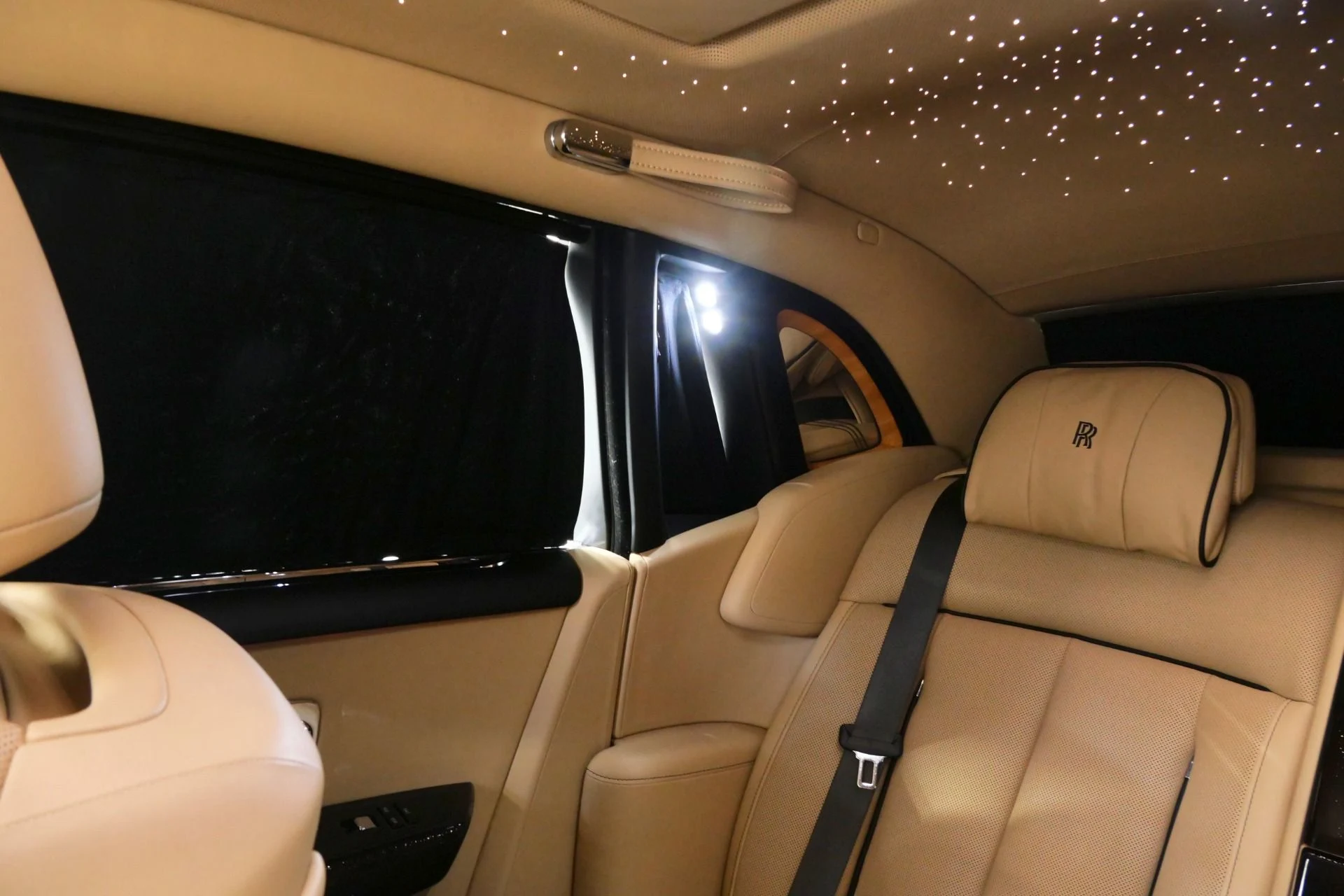 mph028_3362014247_Used_2020_Rolls_Royce_Phantom_1760120905_77ca90cea5