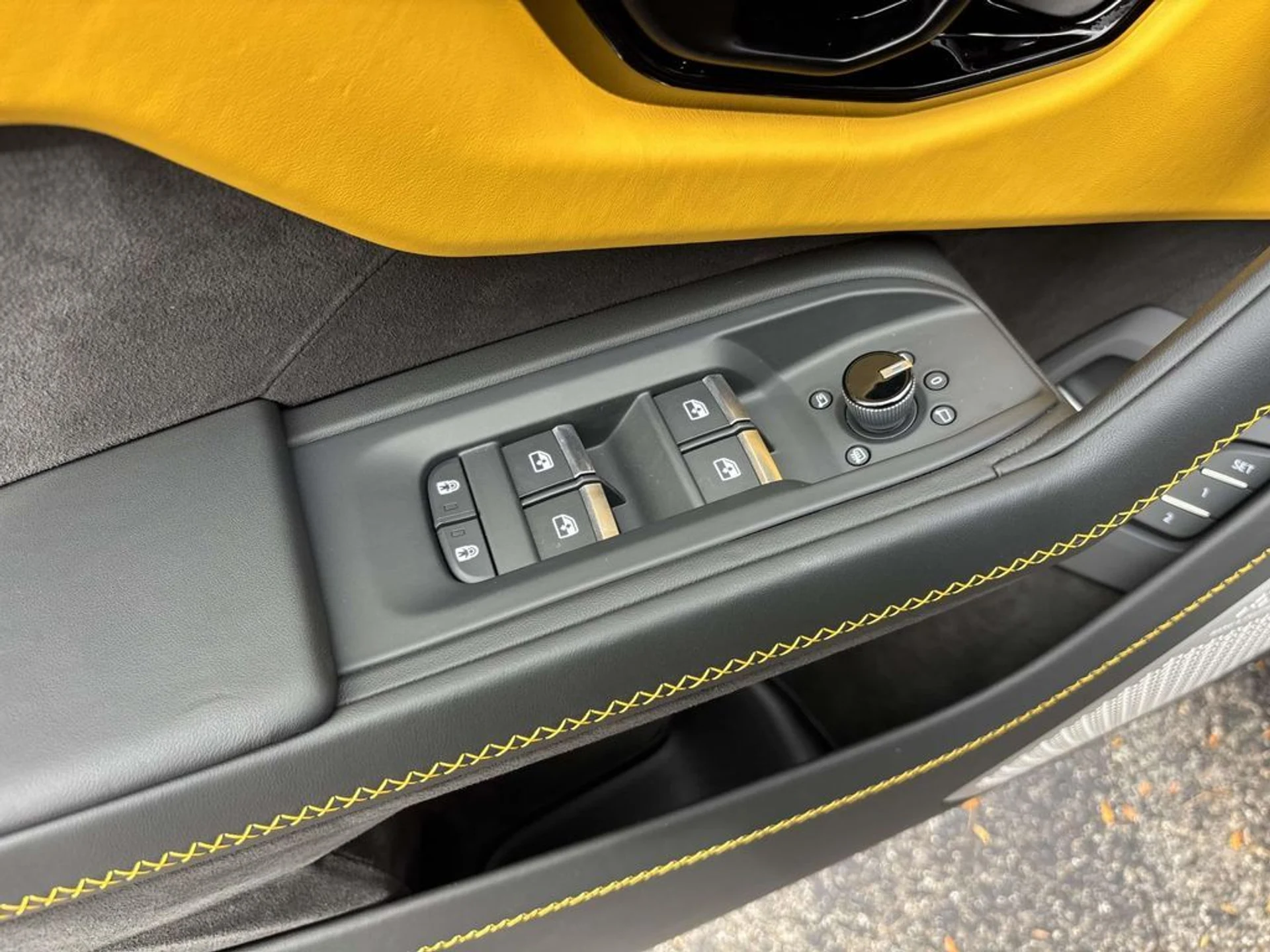 mph028_3362747011_ad44f9e484f832a99a588867dc70d6cbx_58fd08d7cc