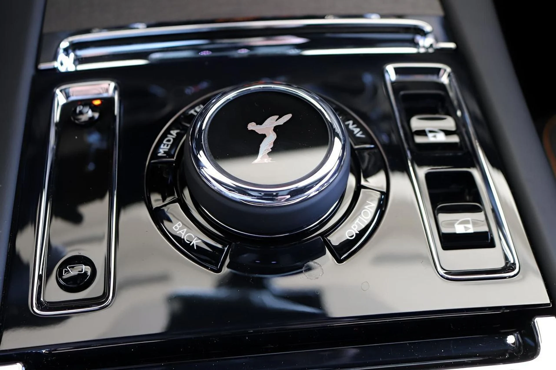 mph028_3383854762_29_bf523d2bd4