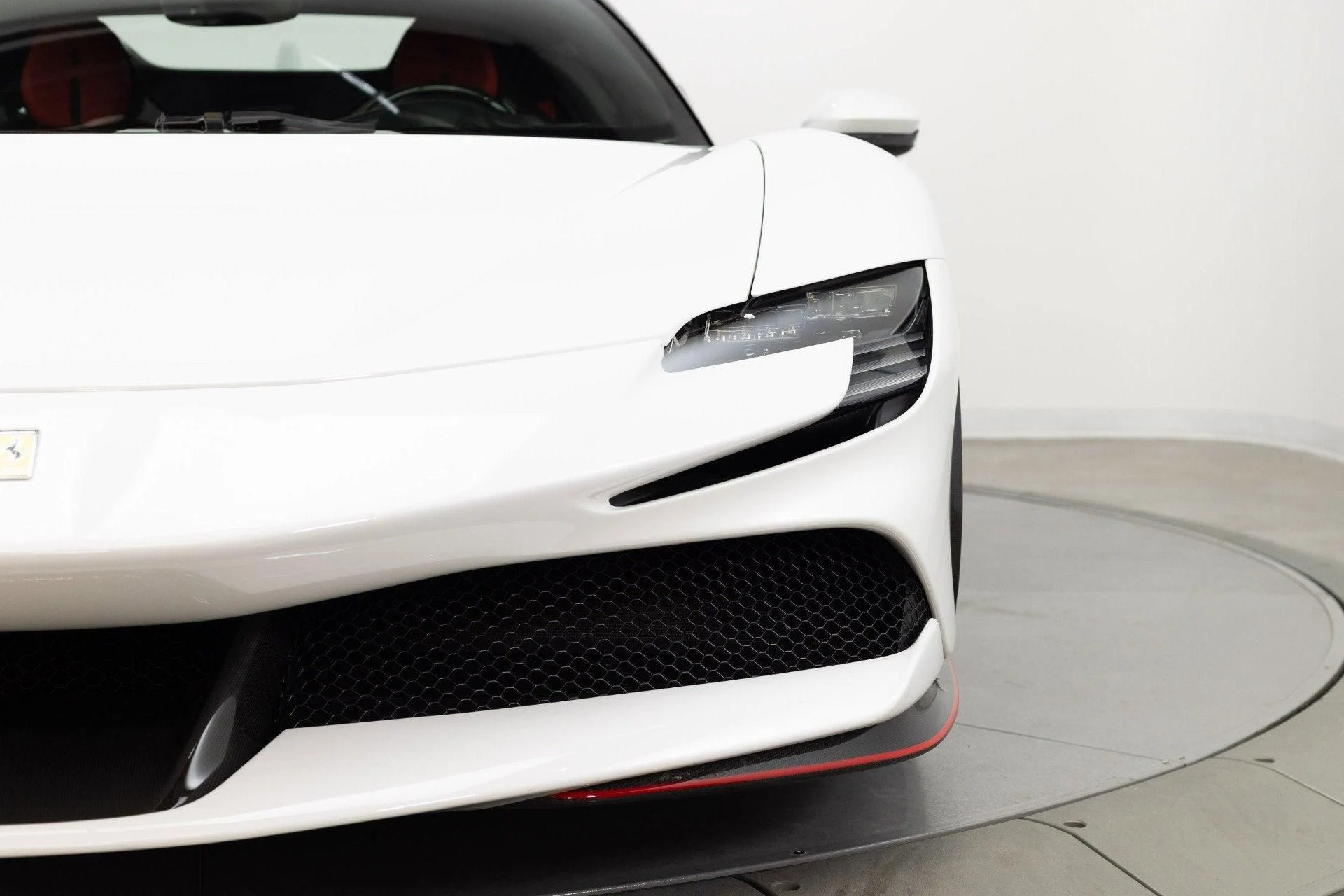 mph028_3385419744_Used_2022_Ferrari_SF_90_Spider_1777382751_7ec7622859