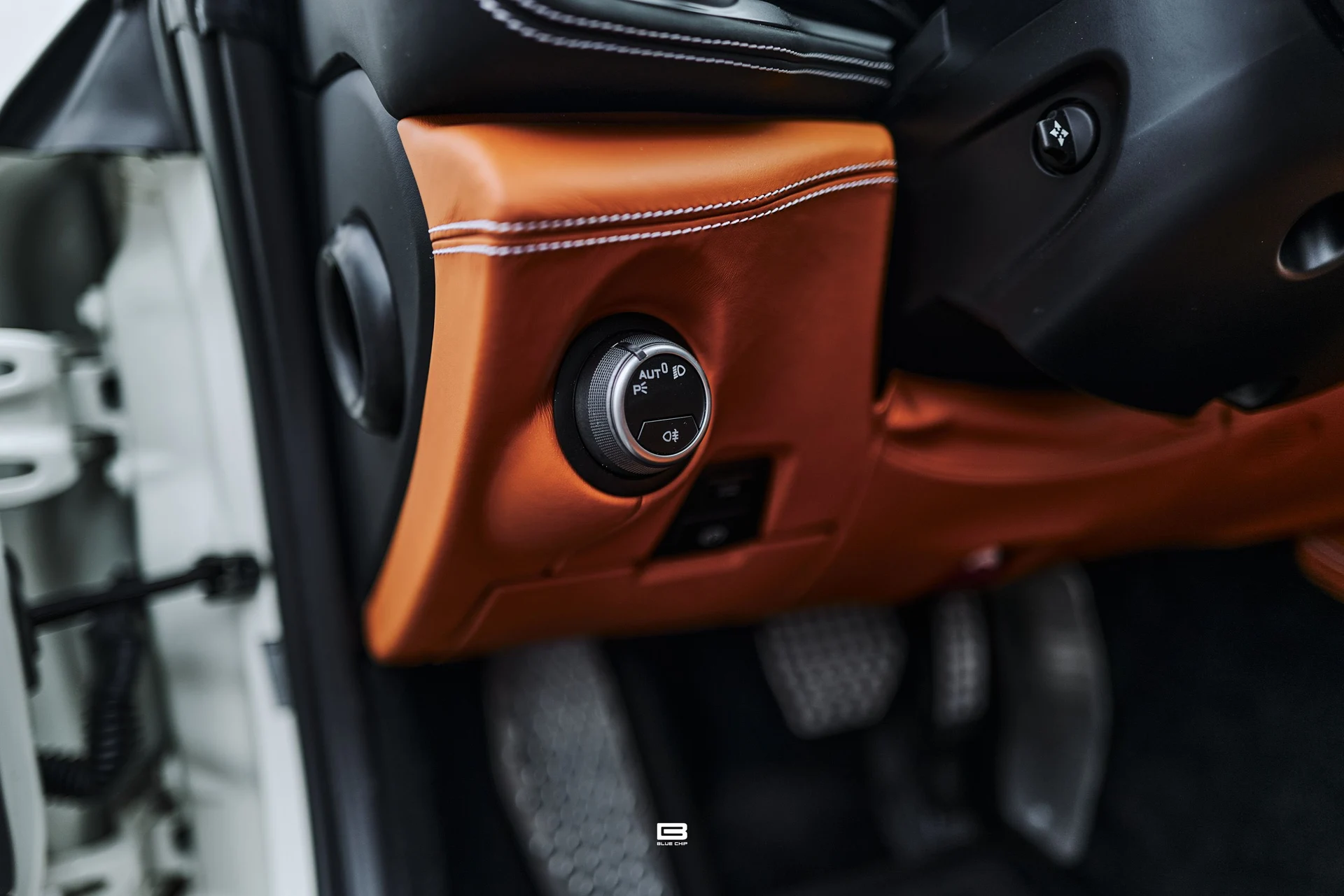 mph028_3386626644_69e2a49323c635a917e800f9_L1220547_8032270b50