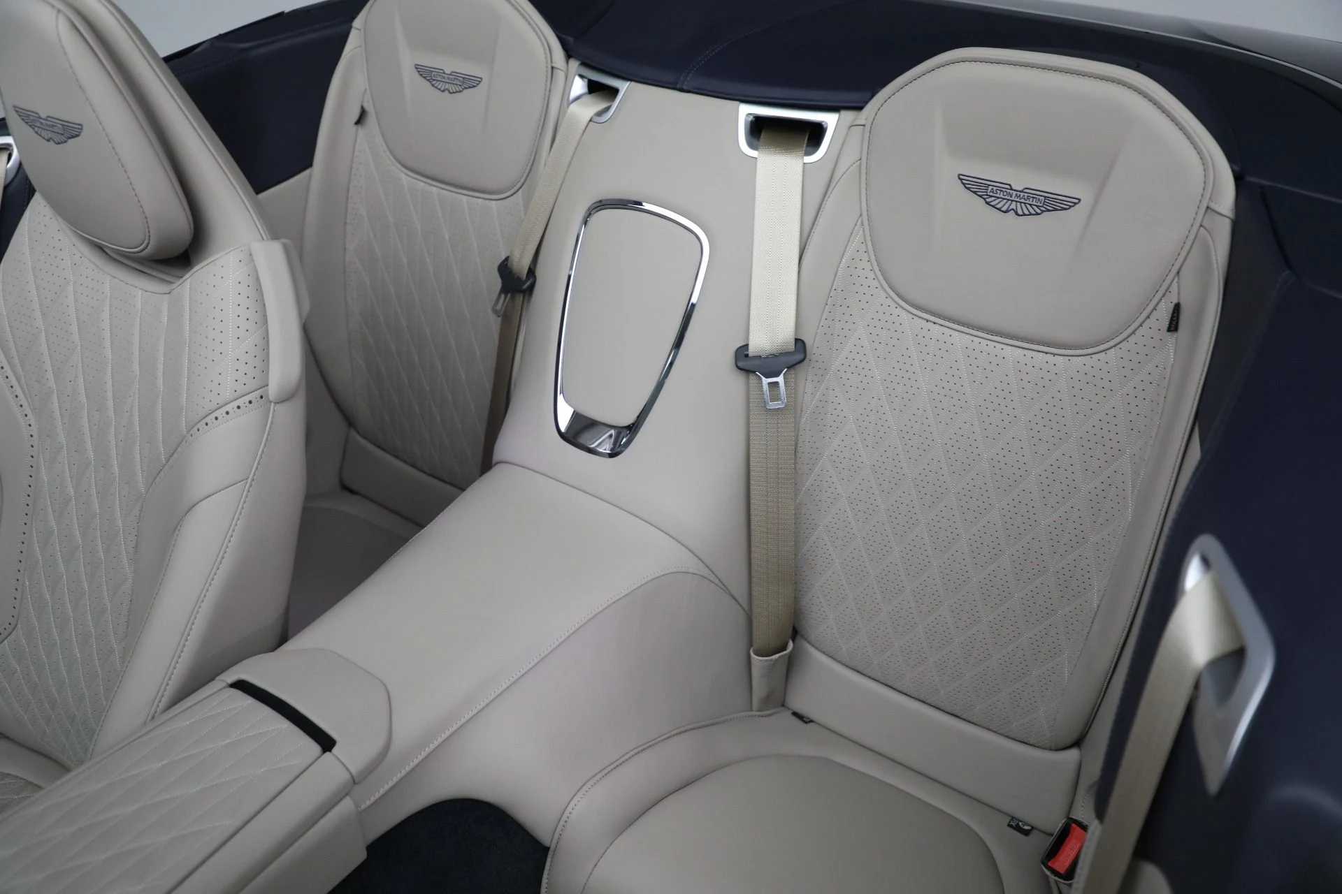 mph028_3388856849_New_2025_Aston_Martin_DB_12_Volante_179c916735