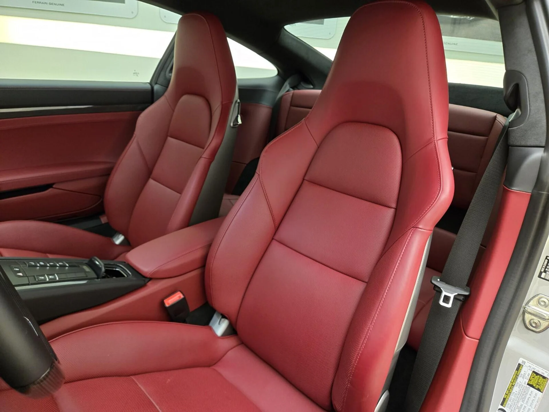 mph028_339270033_Used_2019_Porsche_911_1763542652_5fb8f5d505