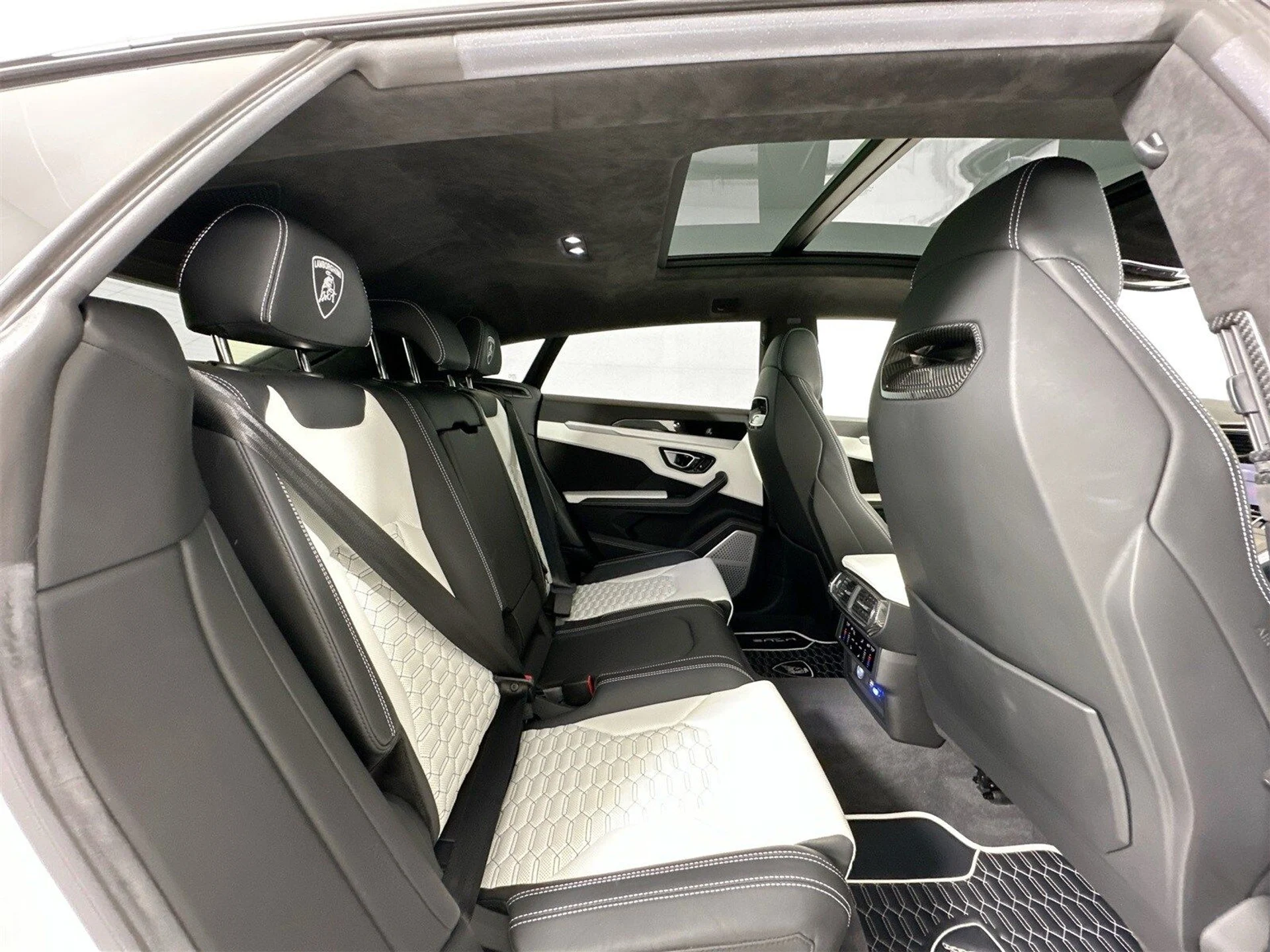 mph028_3393773755_5ece94a047069648094bf8df9e582657x_84402f31b4