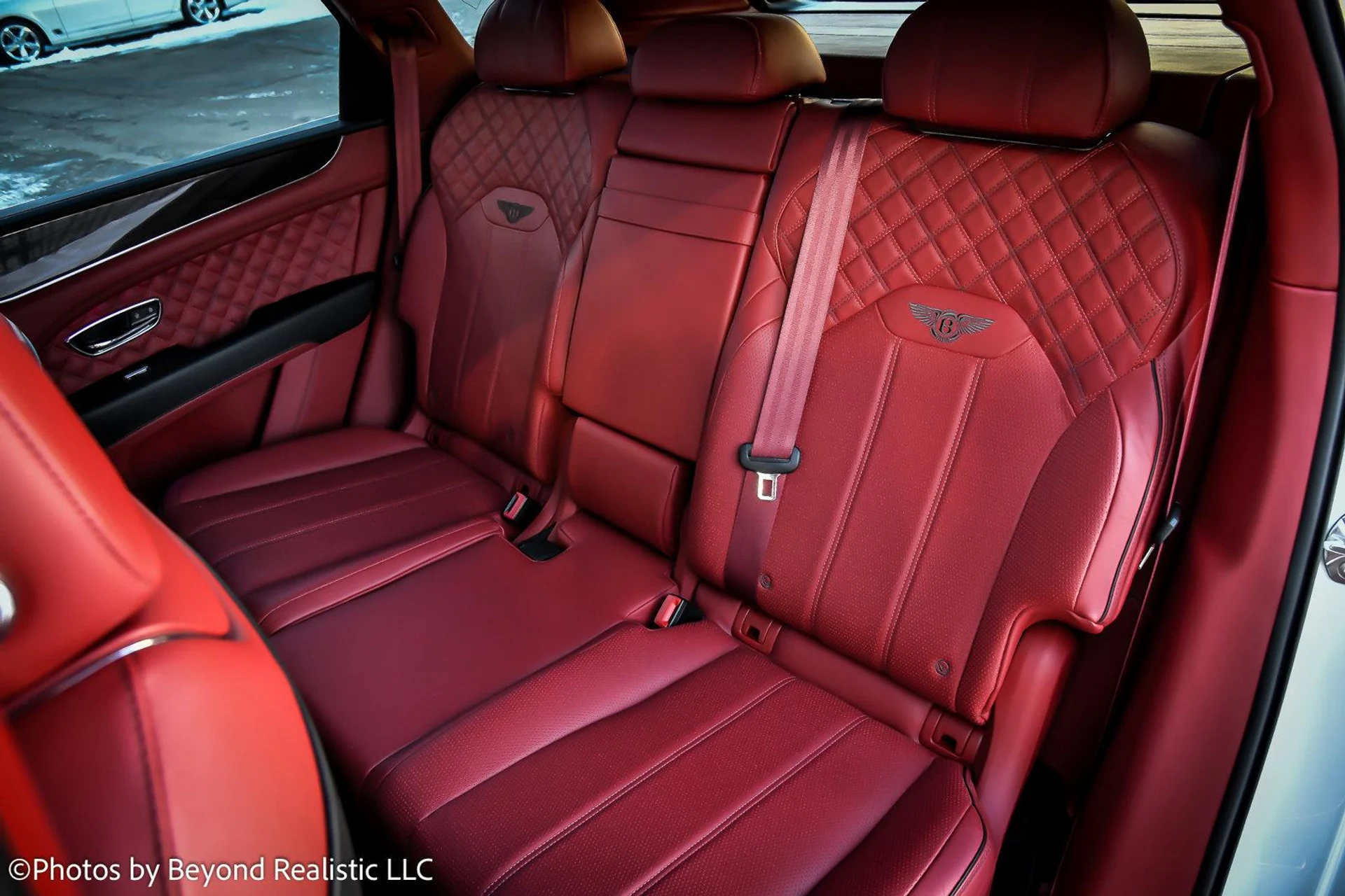 mph028_3400110839_Used_2021_Bentley_Bentayga_V8_First_Edition_Specification_Black_Specification_1740214752_ff1790437b