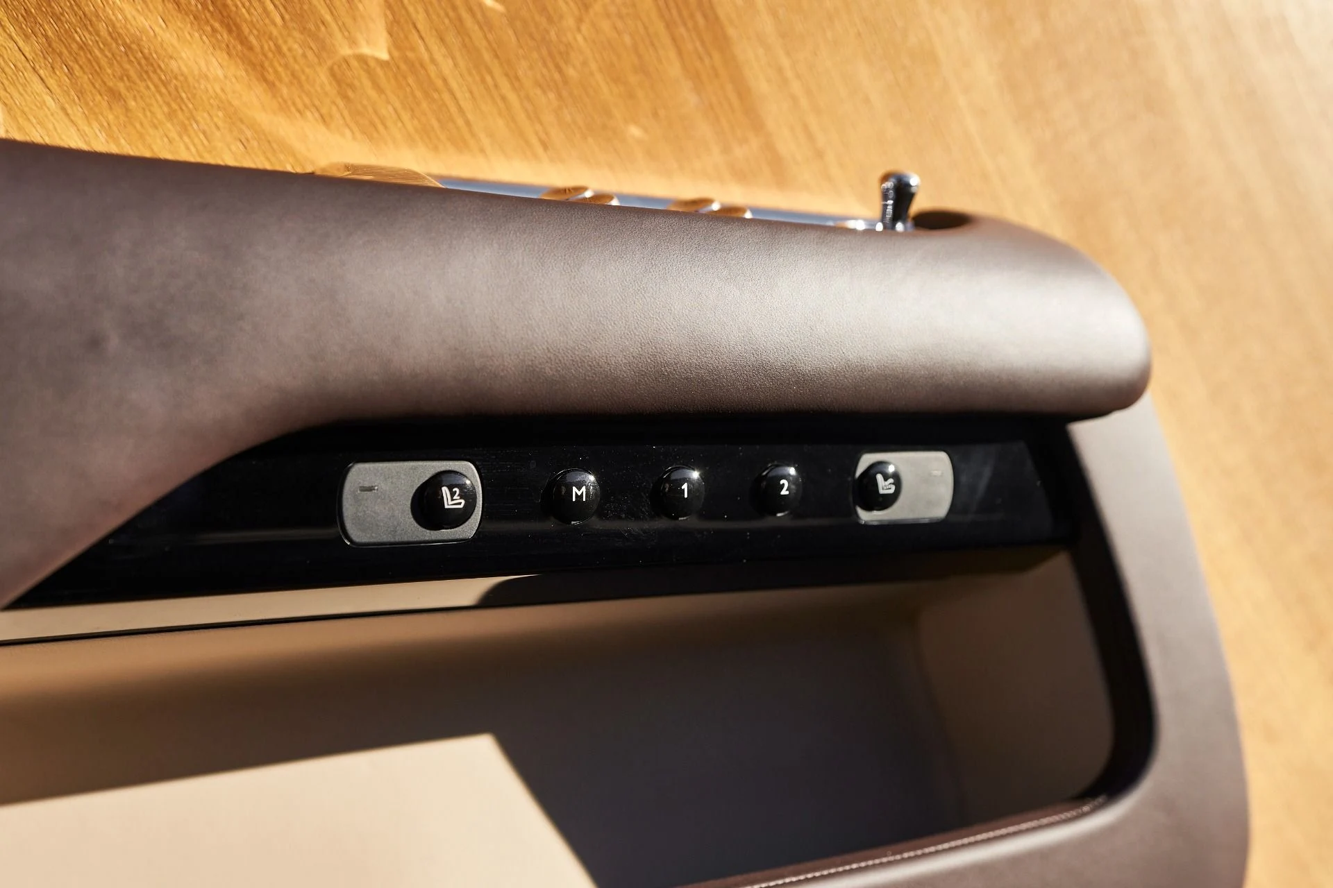 mph028_3400745415_Used_2020_Rolls_Royce_Dawn_Base_1762645812_585a6e5ef8