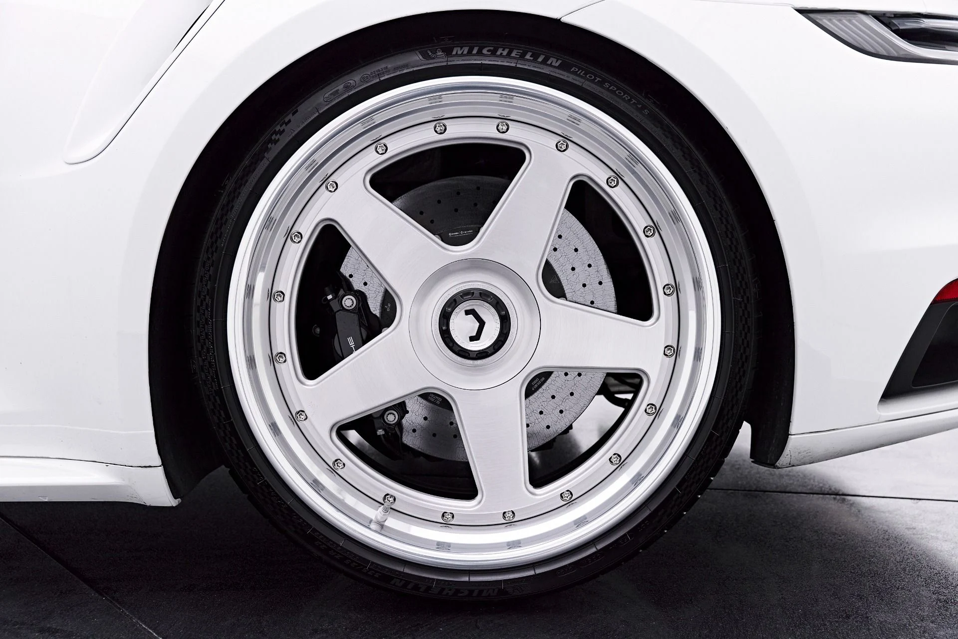 mph028_340505006_Used_2024_Porsche_911_Turbo_S_1777505249_19e74bf1b9