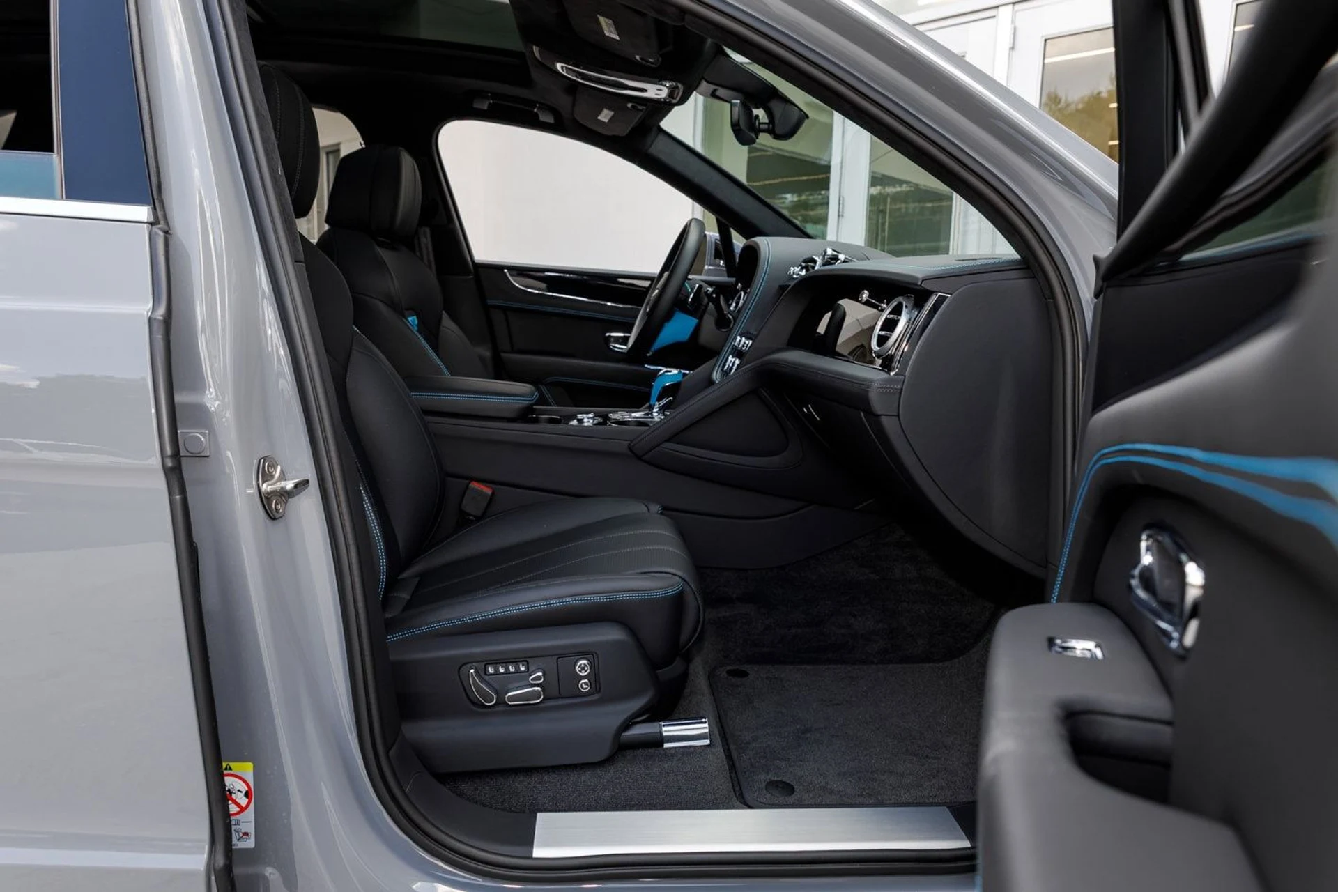 mph028_3406805737_e3649dfe6e059fde45568752e37ebe38x_8164faaacf