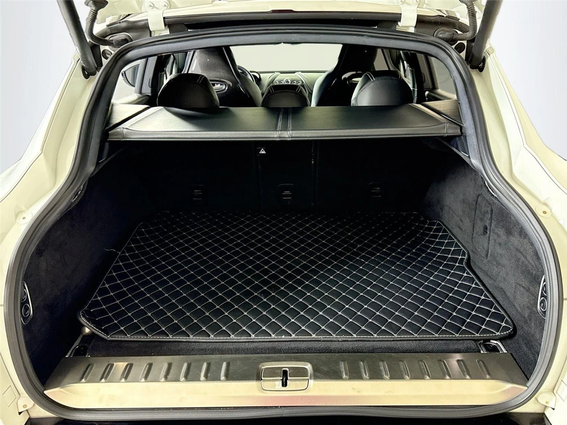 mph028_3411217925_5a42f63d187e468a4df611bead2dd081_489d9a664f