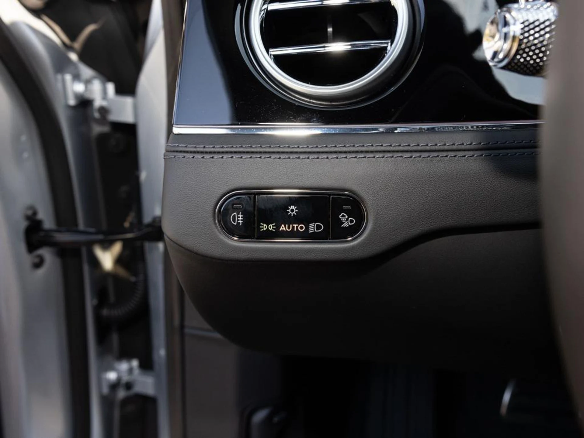 mph028_3429095081_465279750_68f229b9c83056c645fcfeac_d896b909dc