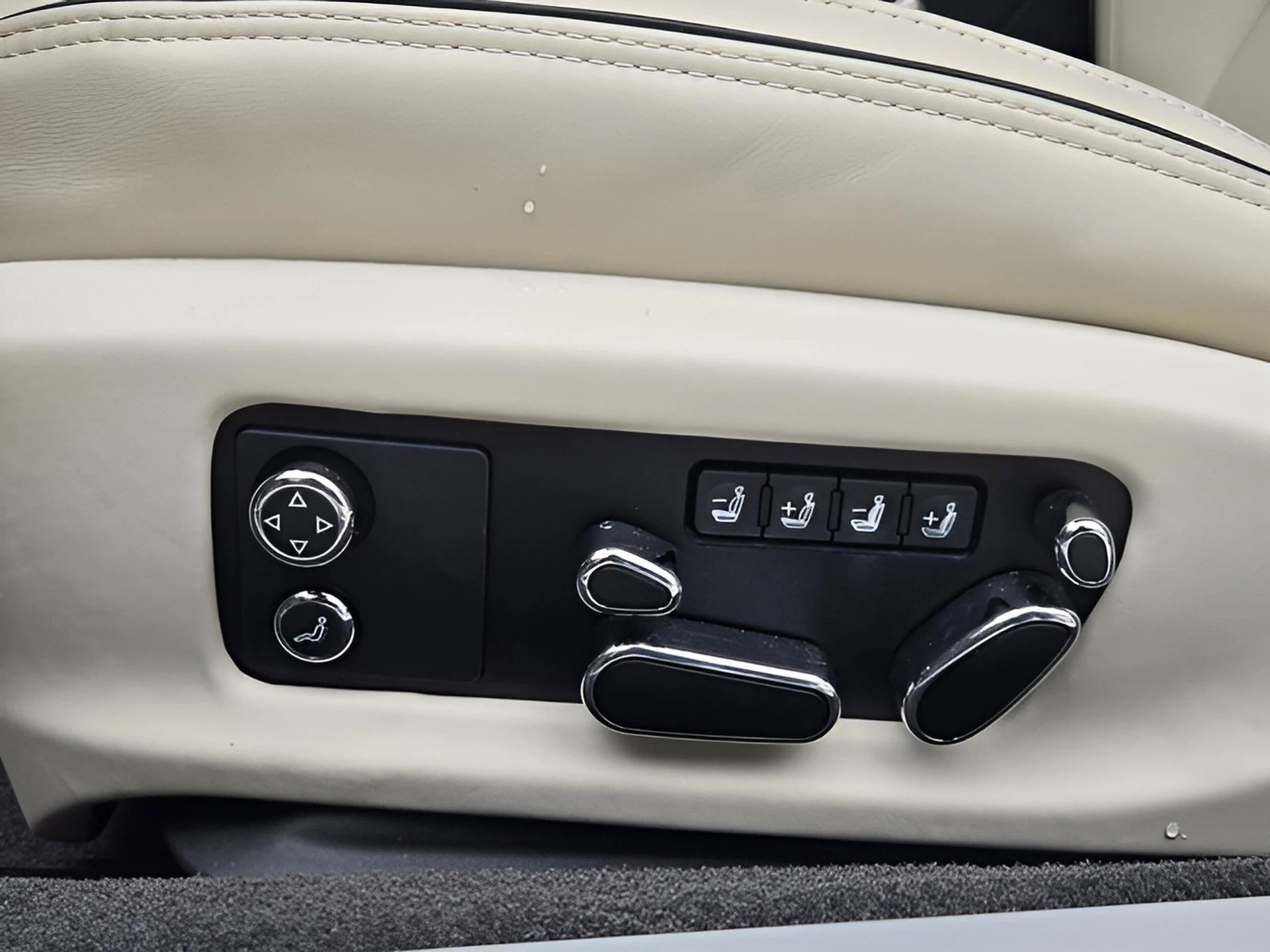 mph028_3430266572_83a26f0d879a19a1ed4daf10d6181d2cx_f9d39fc188