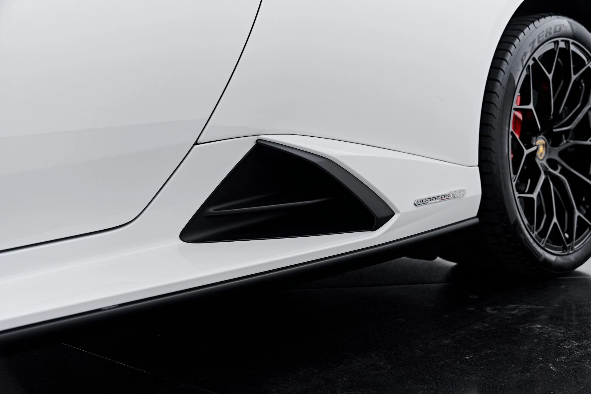 mph028_3432369856_Used_2024_Lamborghini_Huracan_EVO_Base_1791337105_130cce8a25