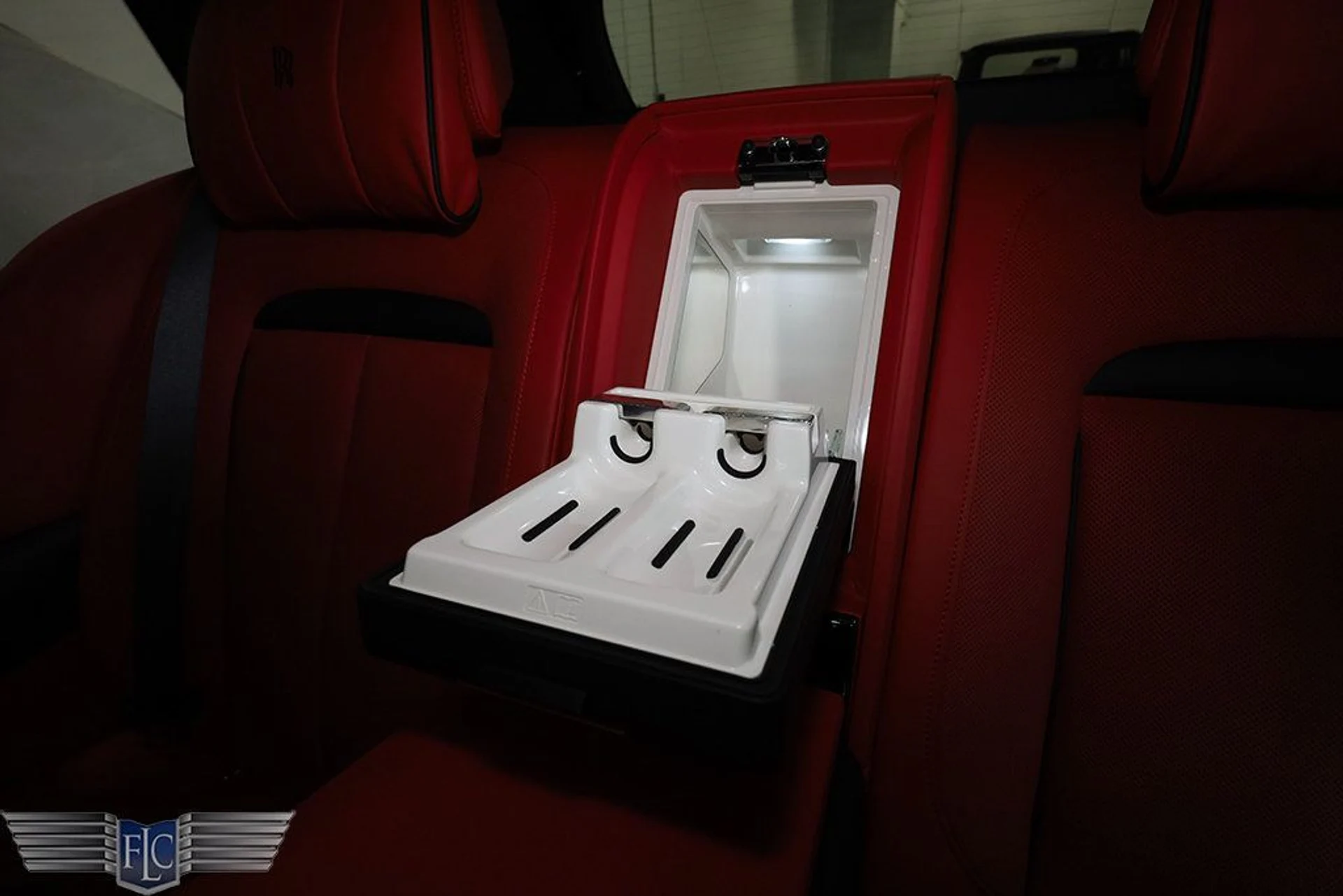 mph028_343856842_used_2024_rolls_royce_cullinan_sportutility_9689_22979404_29_1024_82943890b5