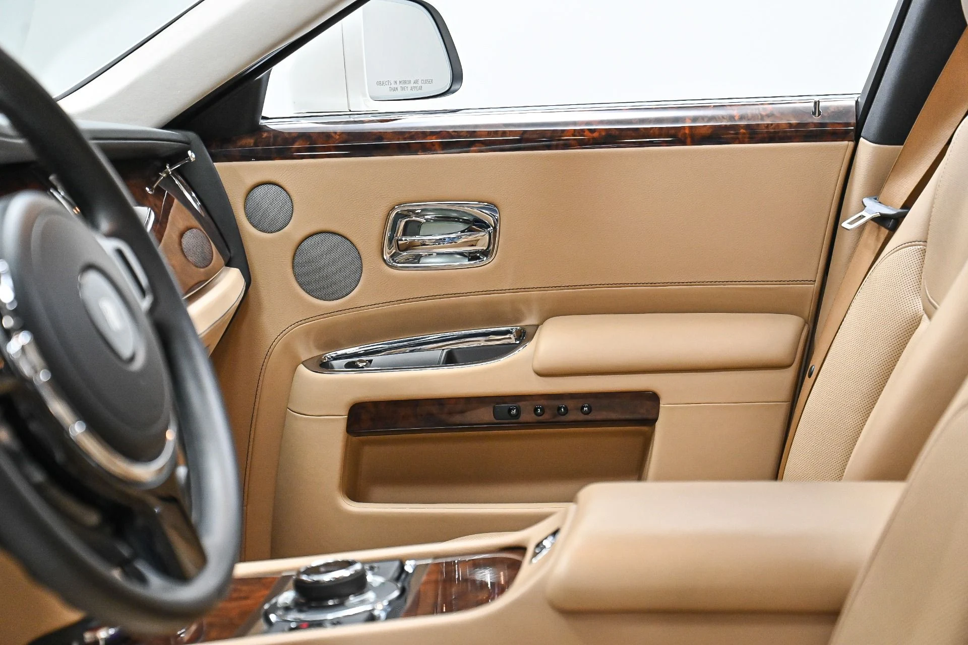 mph028_3440467139_Used_2017_Rolls_Royce_Ghost_1749695060_be766418a1