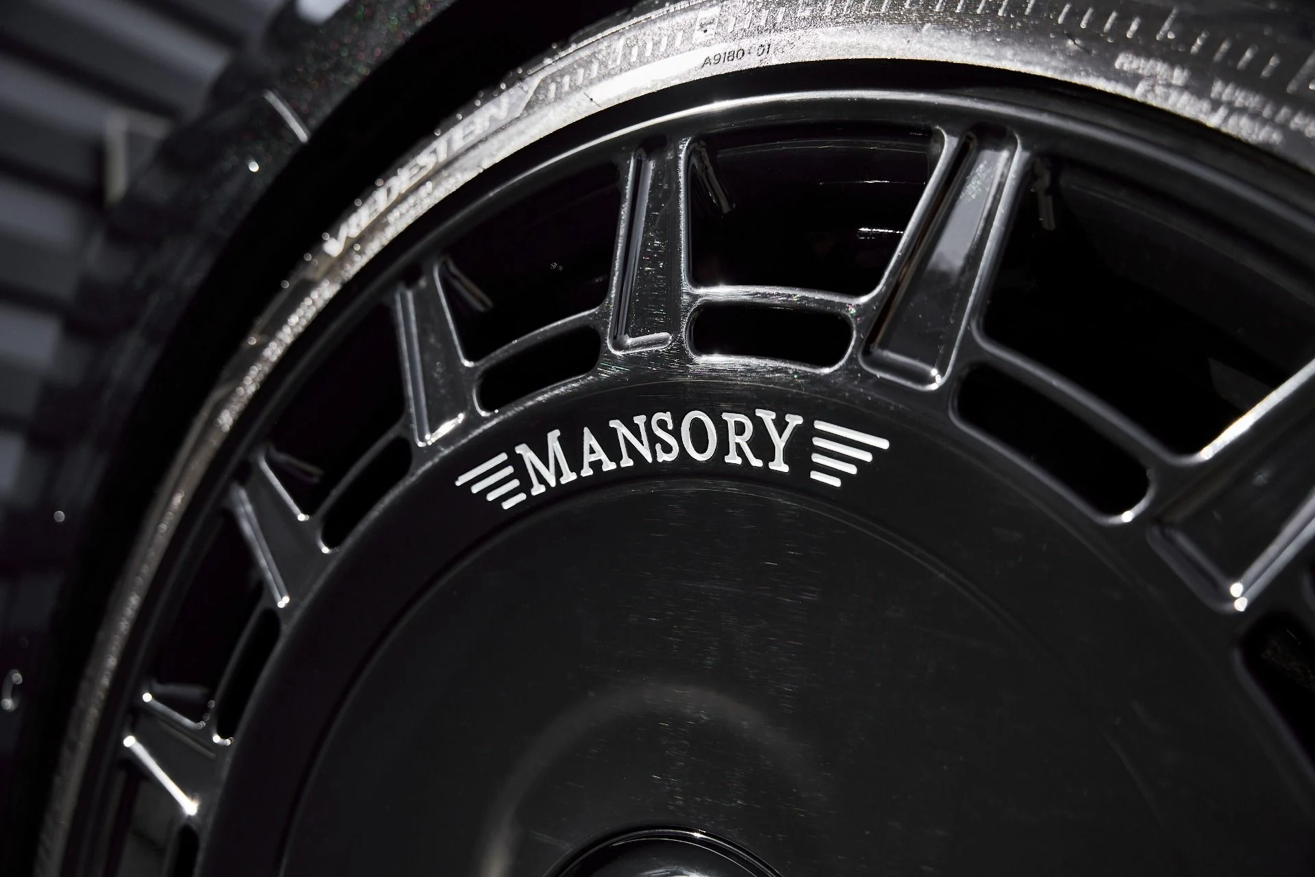 mph028_3441093354_Used_2025_Rolls_Royce_Spectre_Base_1773452476_e6740eaa08