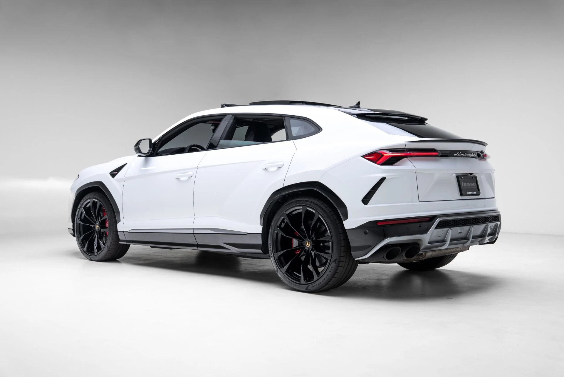 mph028_3441643638_Used_2021_Lamborghini_Urus_1775759137_5f8d8e343c
