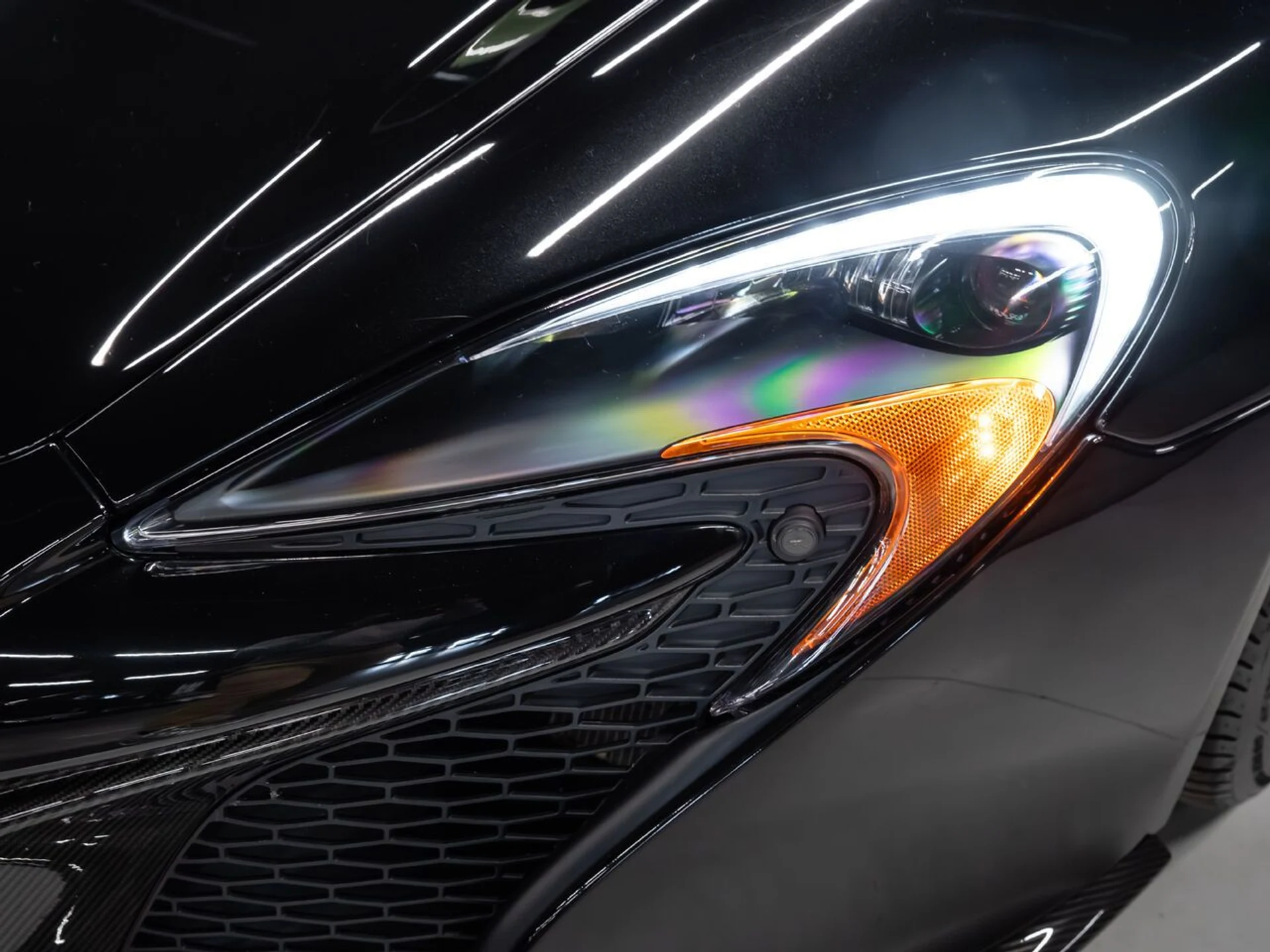 mph028_344927083_mclaren_650s_2015_ad4d15283a