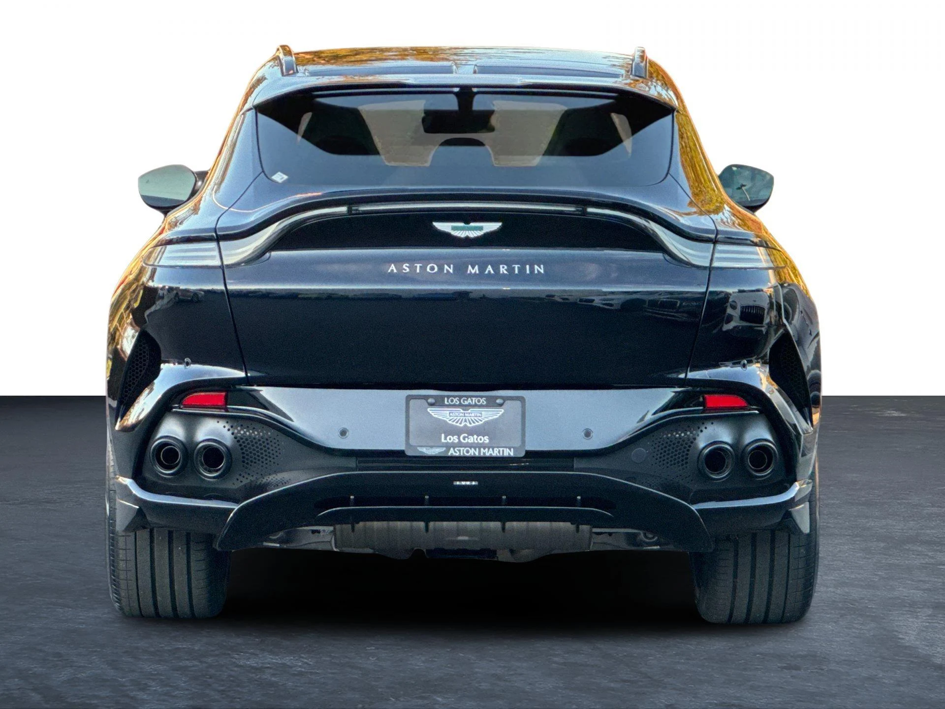 mph028_3461083481_New_2026_Aston_Martin_DBX_707_1767971562_6ae2df46ba