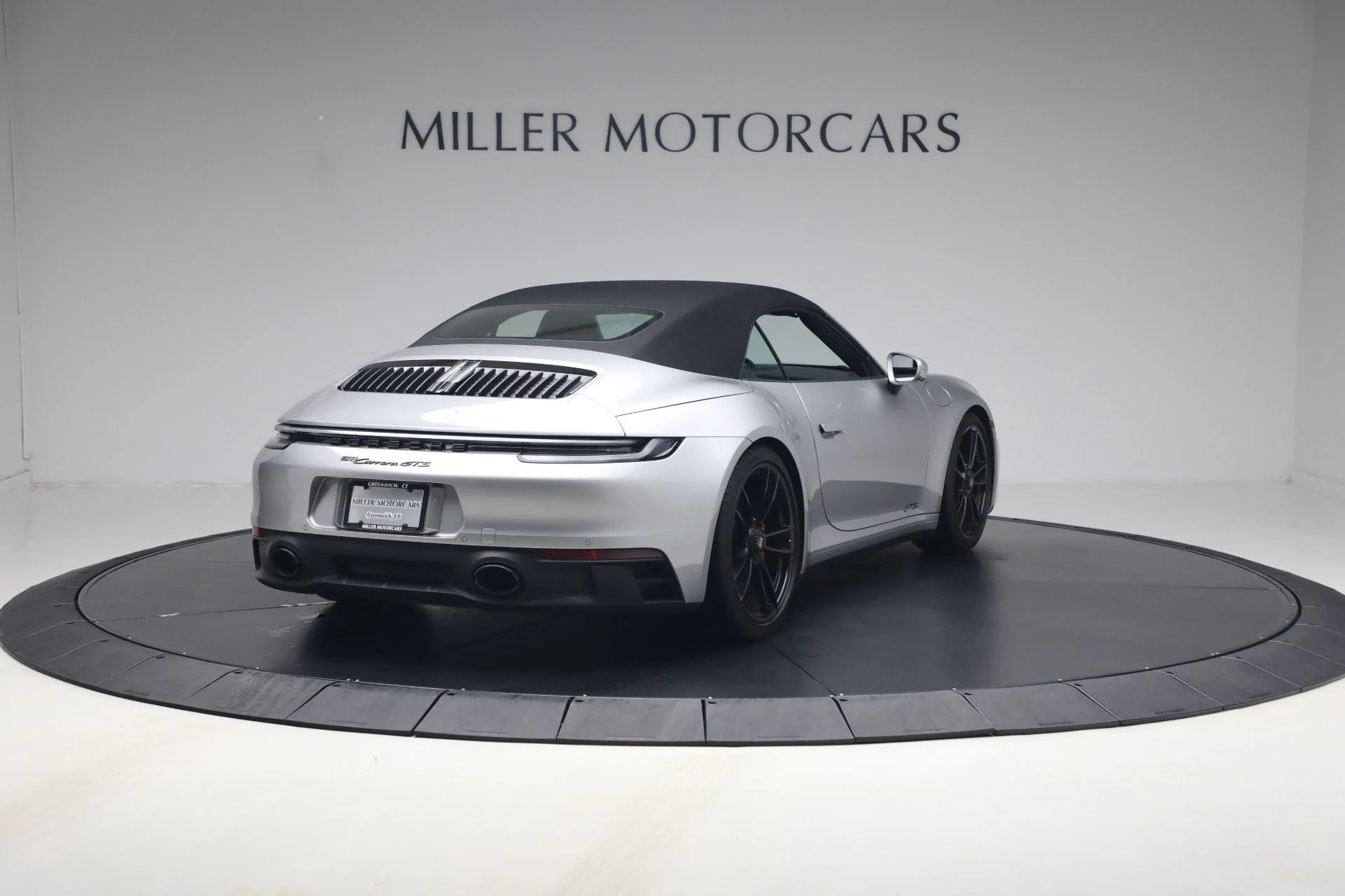 mph028_3461694303_Used_2024_Porsche_911_Carrera_GTS_1782226515_2eac50b432