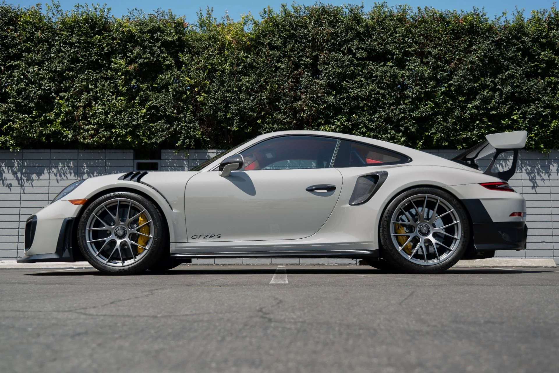 mph028_3472488357_Used_2018_Porsche_911_GT_2_RS_1755904886_ab49987b20