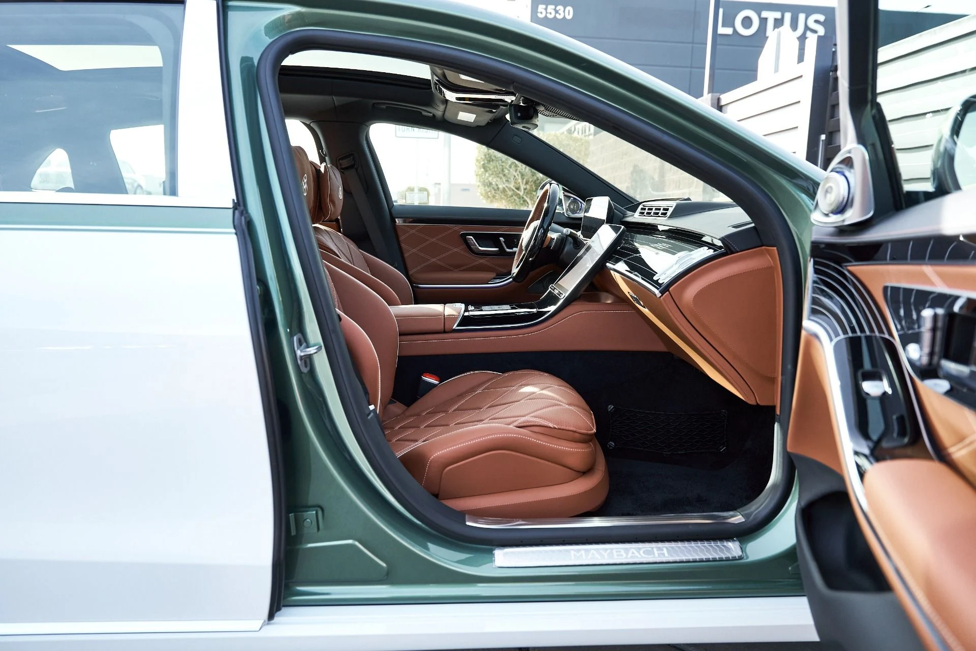 mph028_348558596_Used_2026_Mercedes_Benz_S_Class_Maybach_S_680_1766455544_d62946a1b5