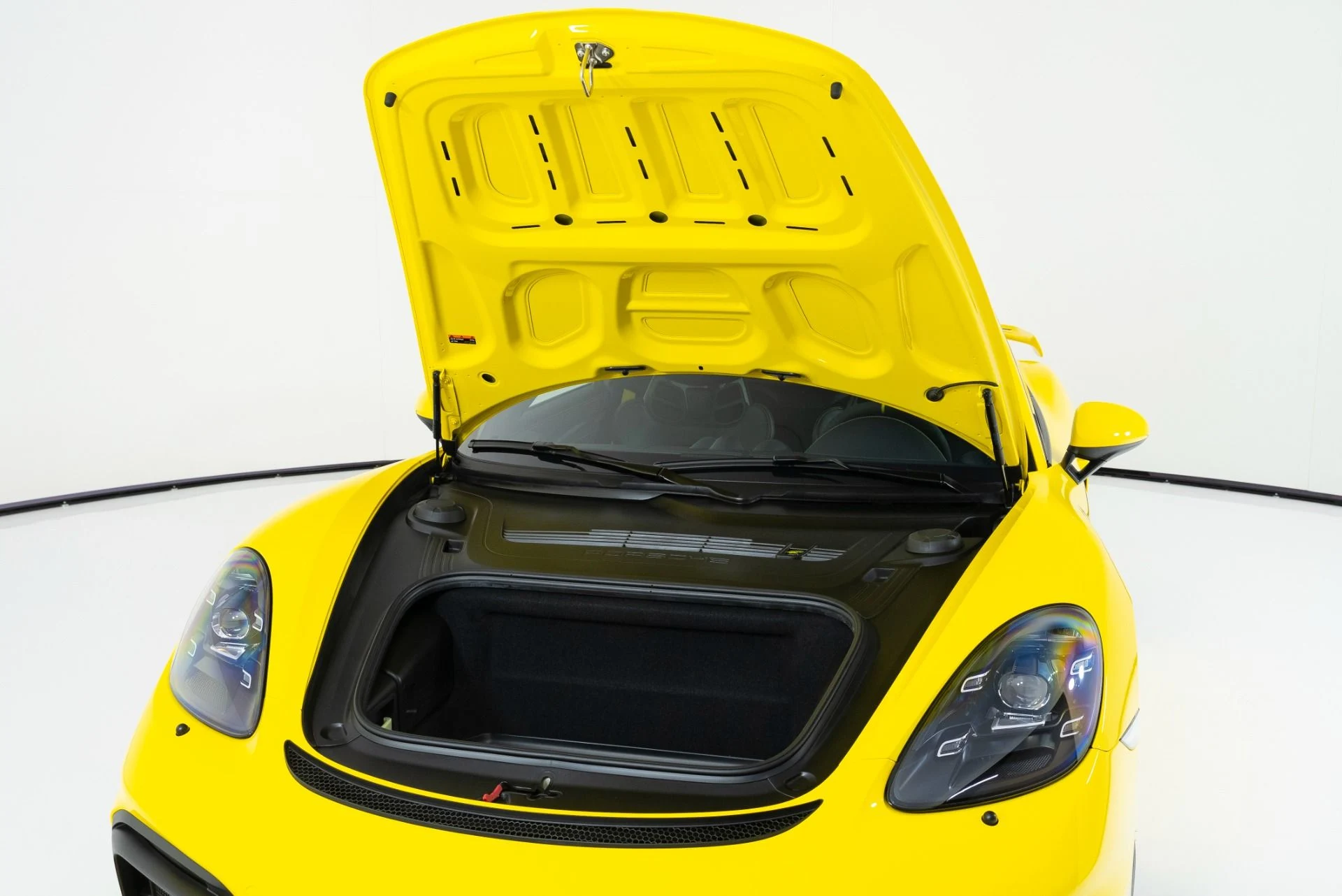 mph028_3488387233_Used_2022_Porsche_718_Cayman_GT_4_1769546035_605a38fe4f