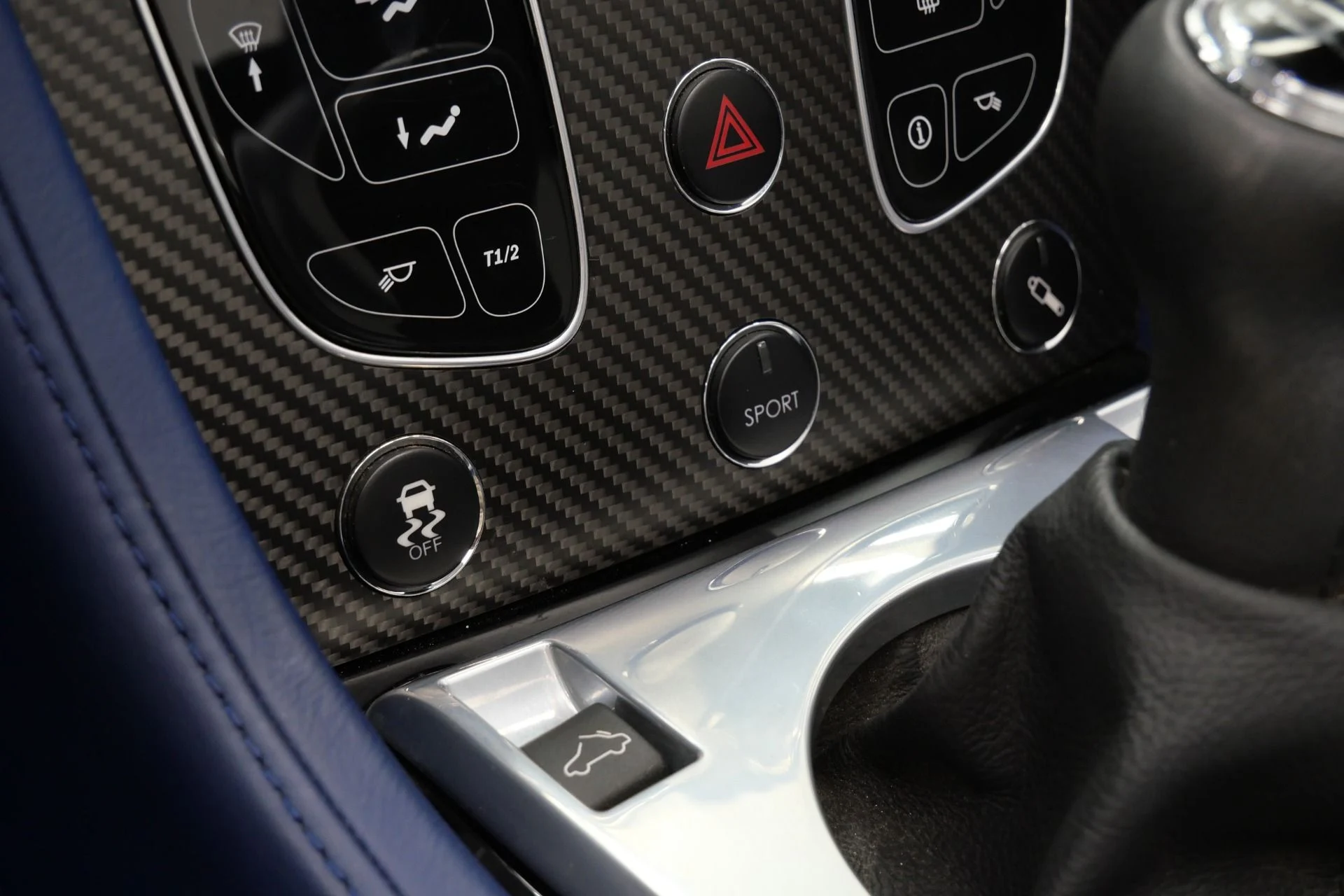 mph028_3490799622_Used_2017_Aston_Martin_Vantage_Roadster_7_Speed_Manual_Limited_1_of_100_for_the_USA_1765816519_3886d33a36