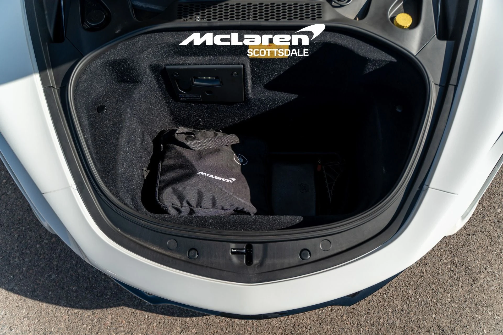 mph028_3494079343_Used_2023_MCLAREN_ARTURA_1758922926_7b7db4c714