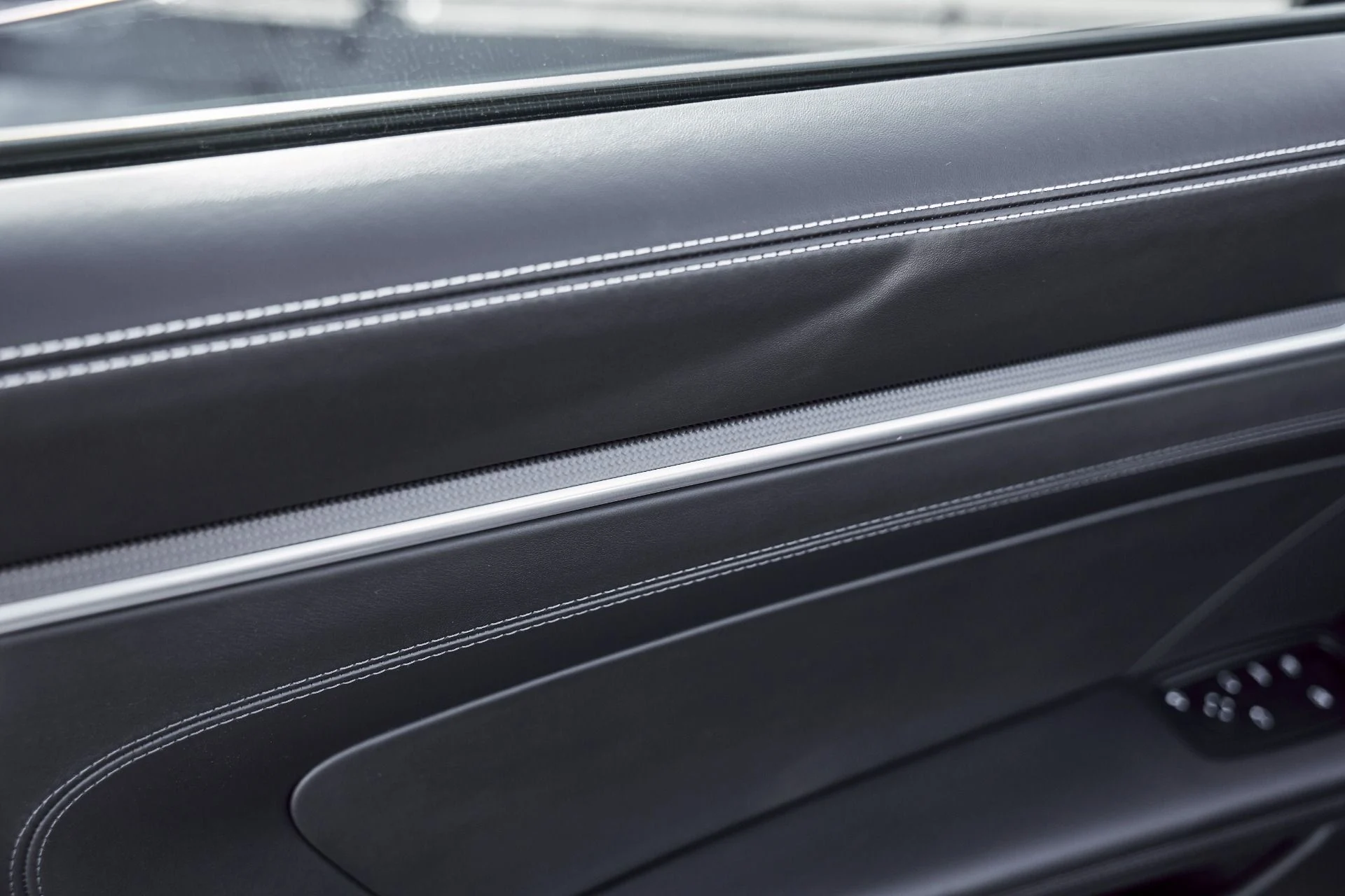 mph028_3497399274_Used_2022_Porsche_911_Turbo_S_1773939913_3b3a91dea4