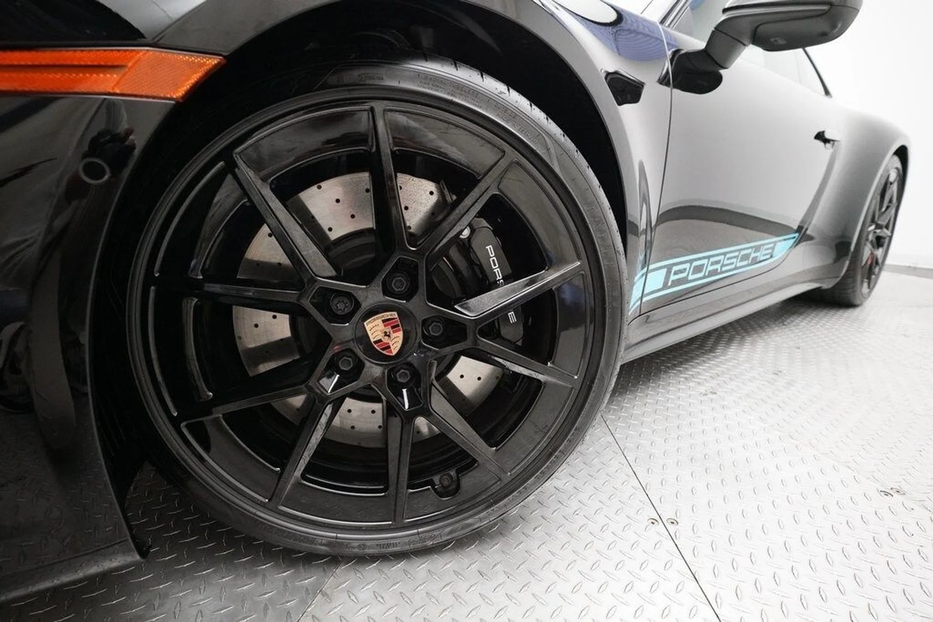 mph028_3498469708_18baf83d59575eeac552075078e84441x_01d2caf6b6