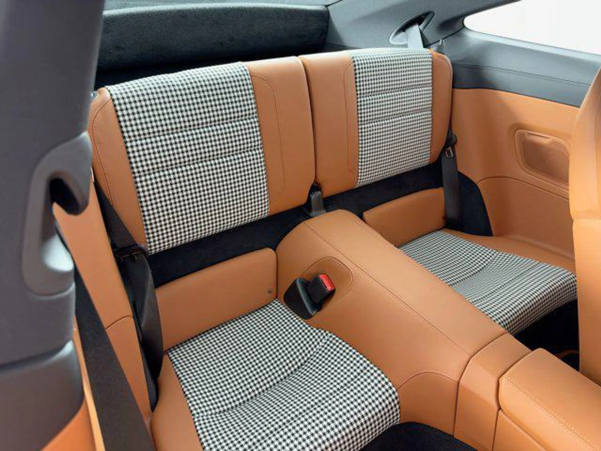 mph028_3505347687_W_Nj_Y_Xe0_C_Tl4_J_Lg2_H0_MS_Dhva_Ri_E_4c6f4c29e5