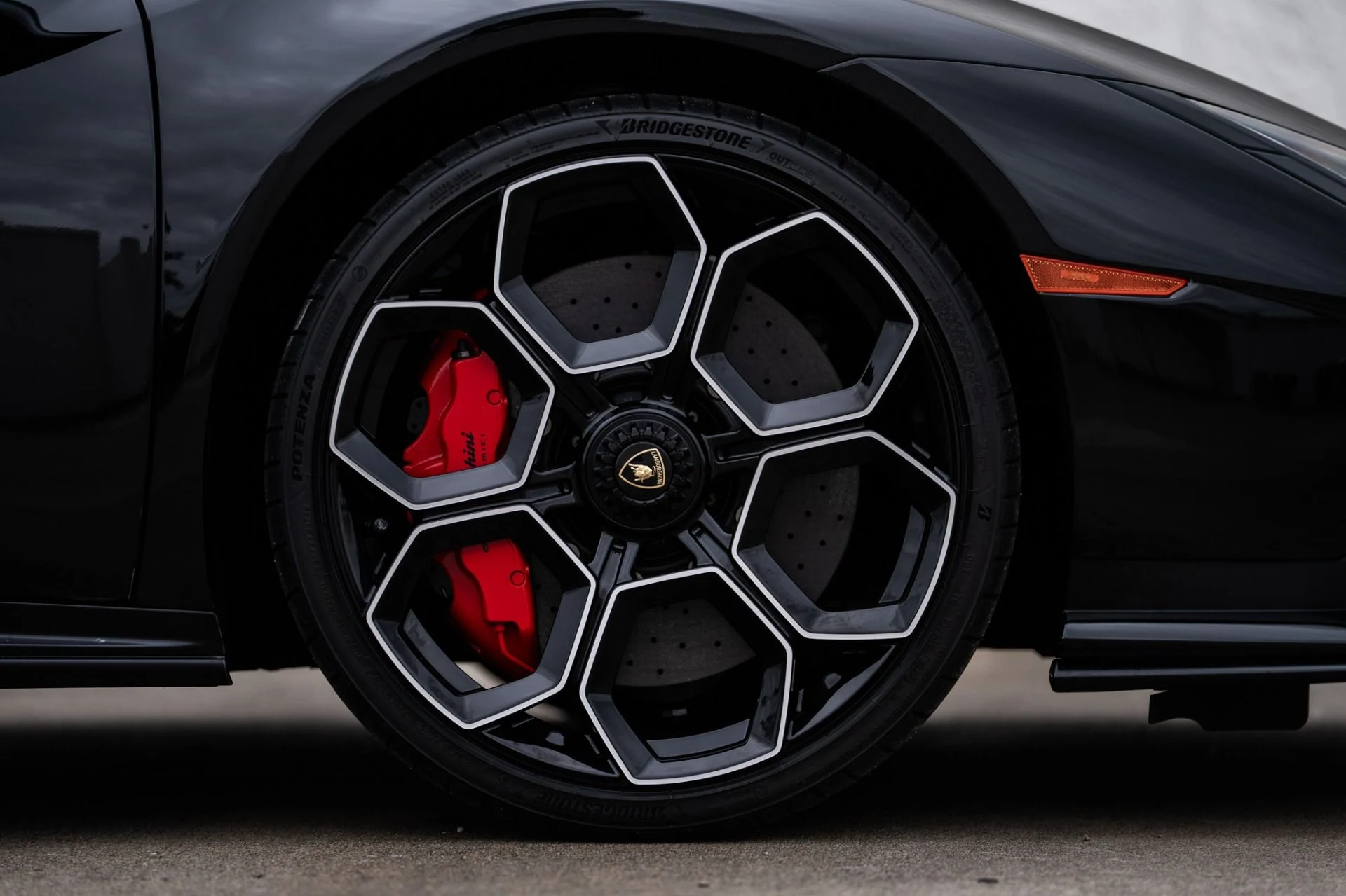 mph028_3513996862_Used_2023_Lamborghini_Huracan_Tecnica_1768943844_75d1ee030d