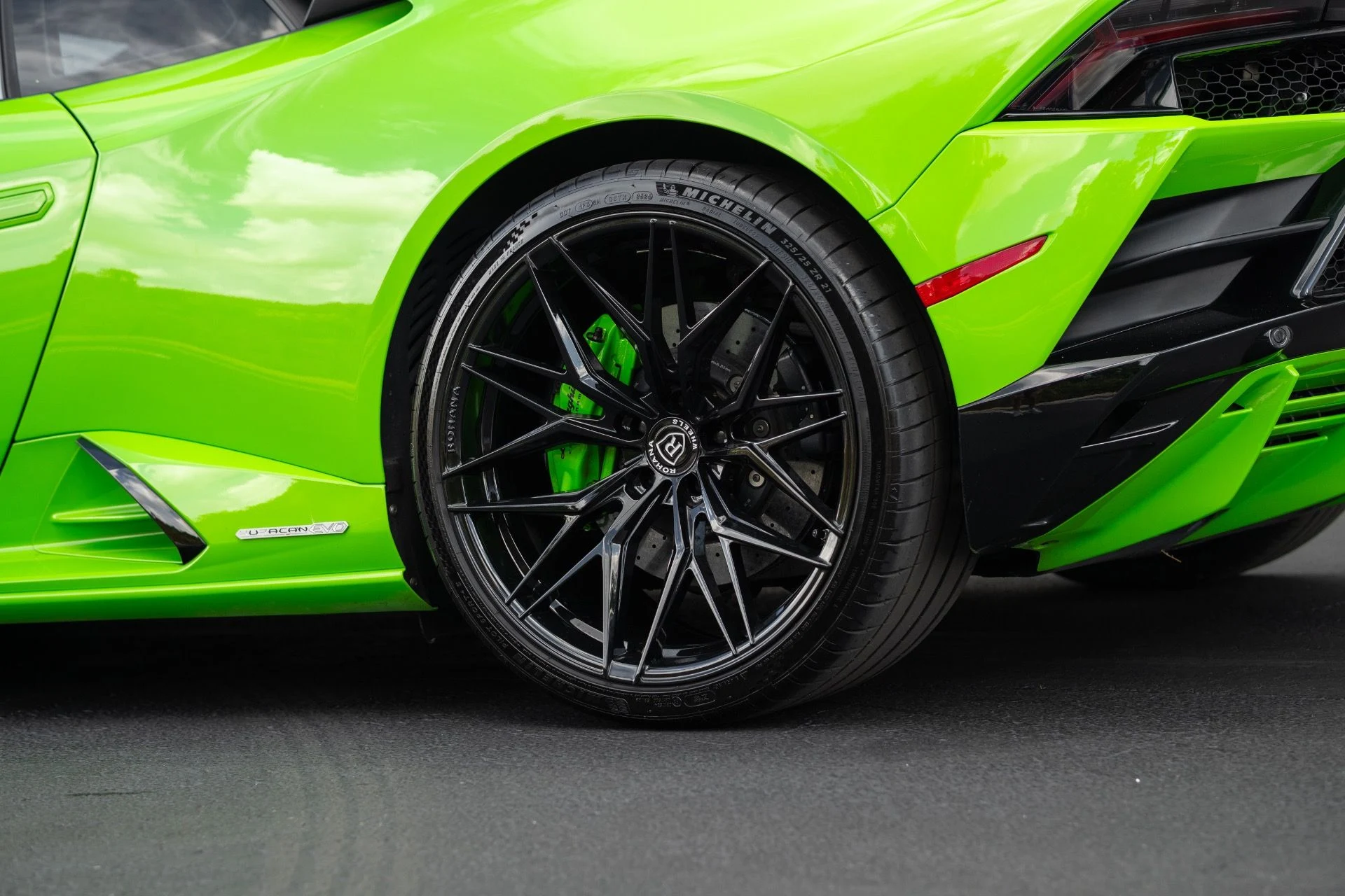 mph028_3514323273_Used_2020_Lamborghini_Huracan_EVO_1770872075_bd976e6918