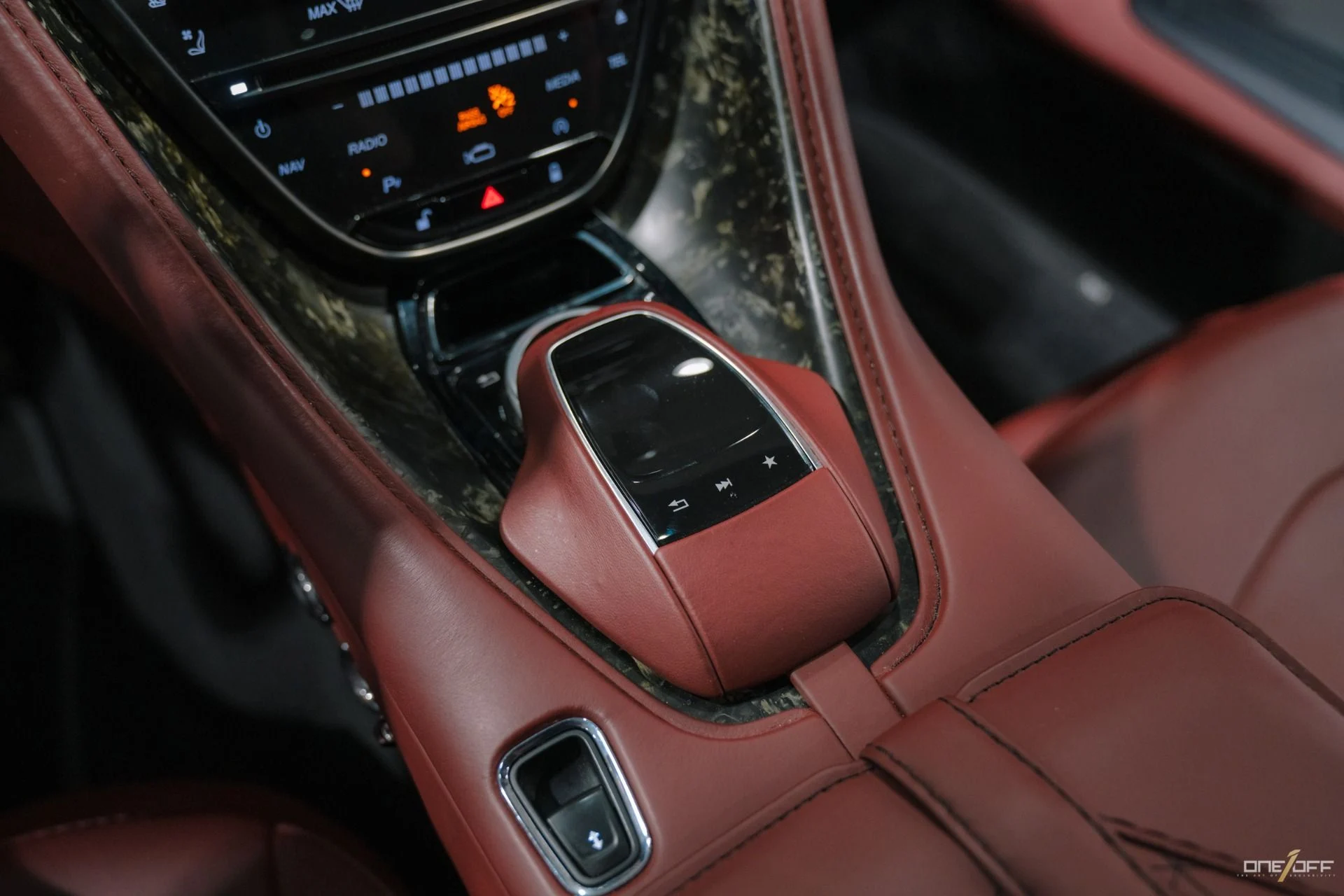 mph028_3519914194_Used_2019_Aston_Martin_DBS_Superleggera_w_Carbon_Roof_Forged_Carbon_Interior_1781651614_54d6b05d4c